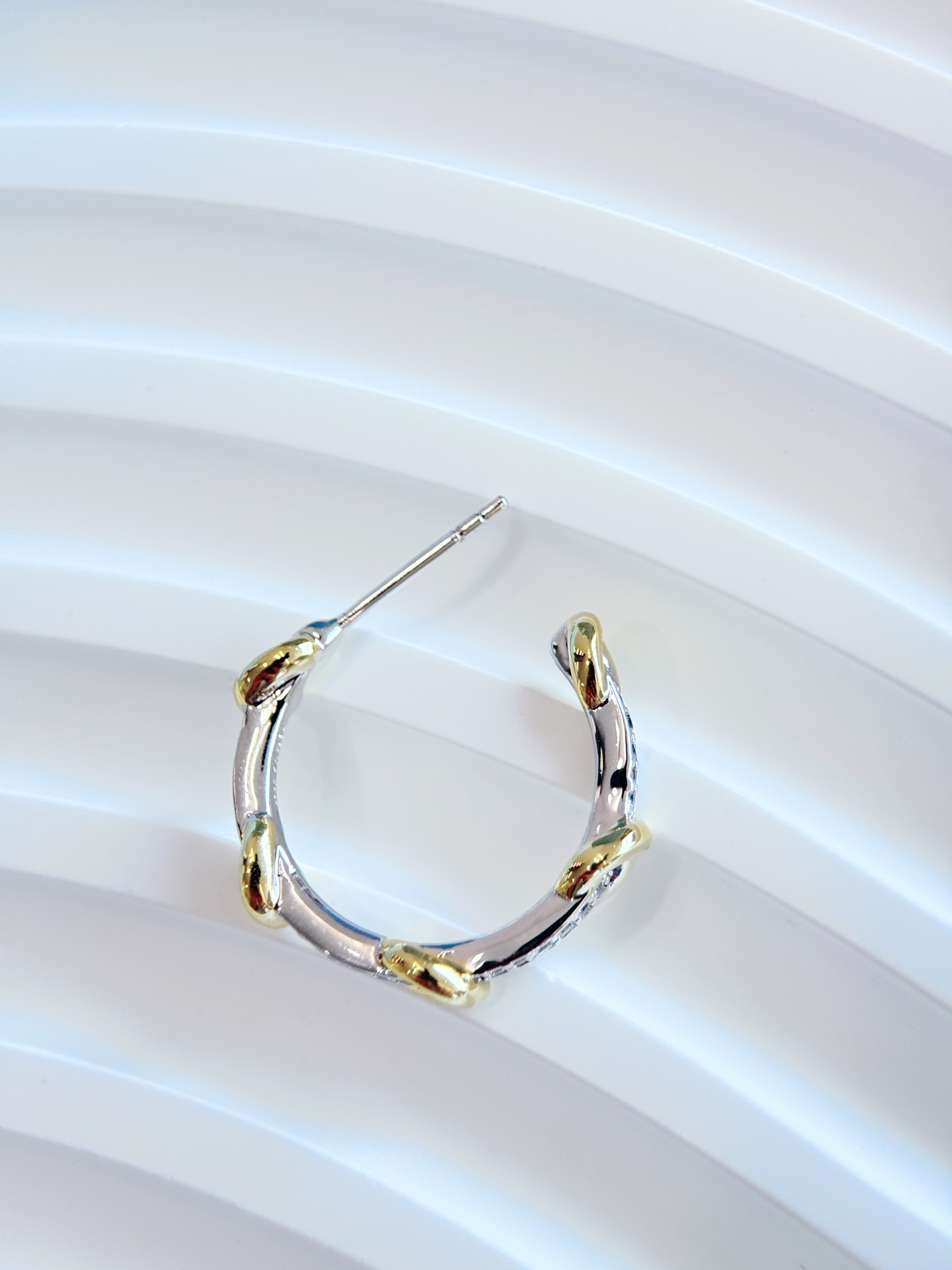 Two-Tone Heart Knot Hoop Earrings - Comprehensive 9