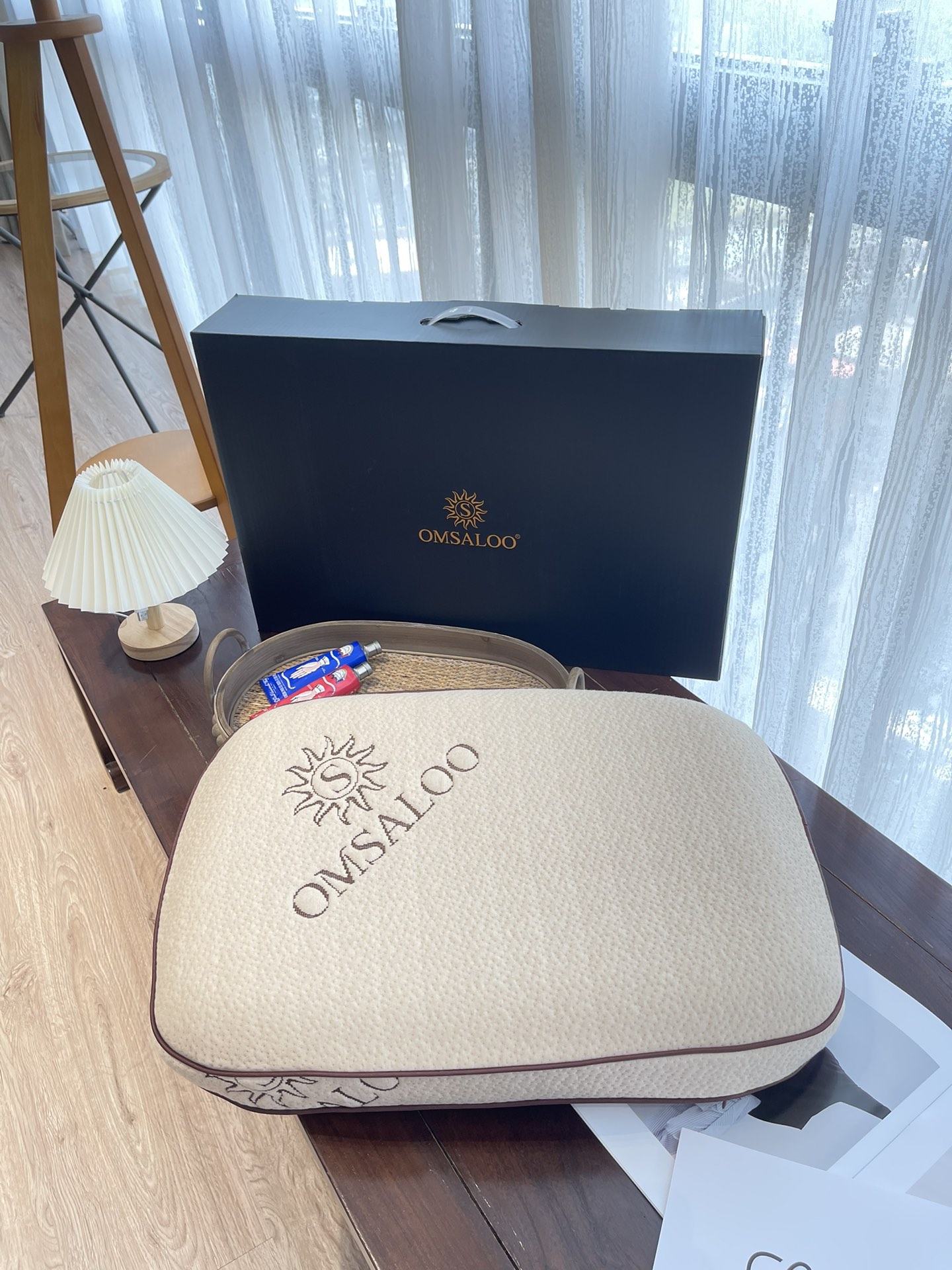 An ergonomic pillow designed to alleviate neck strain and relieve should - Comprehensive 2