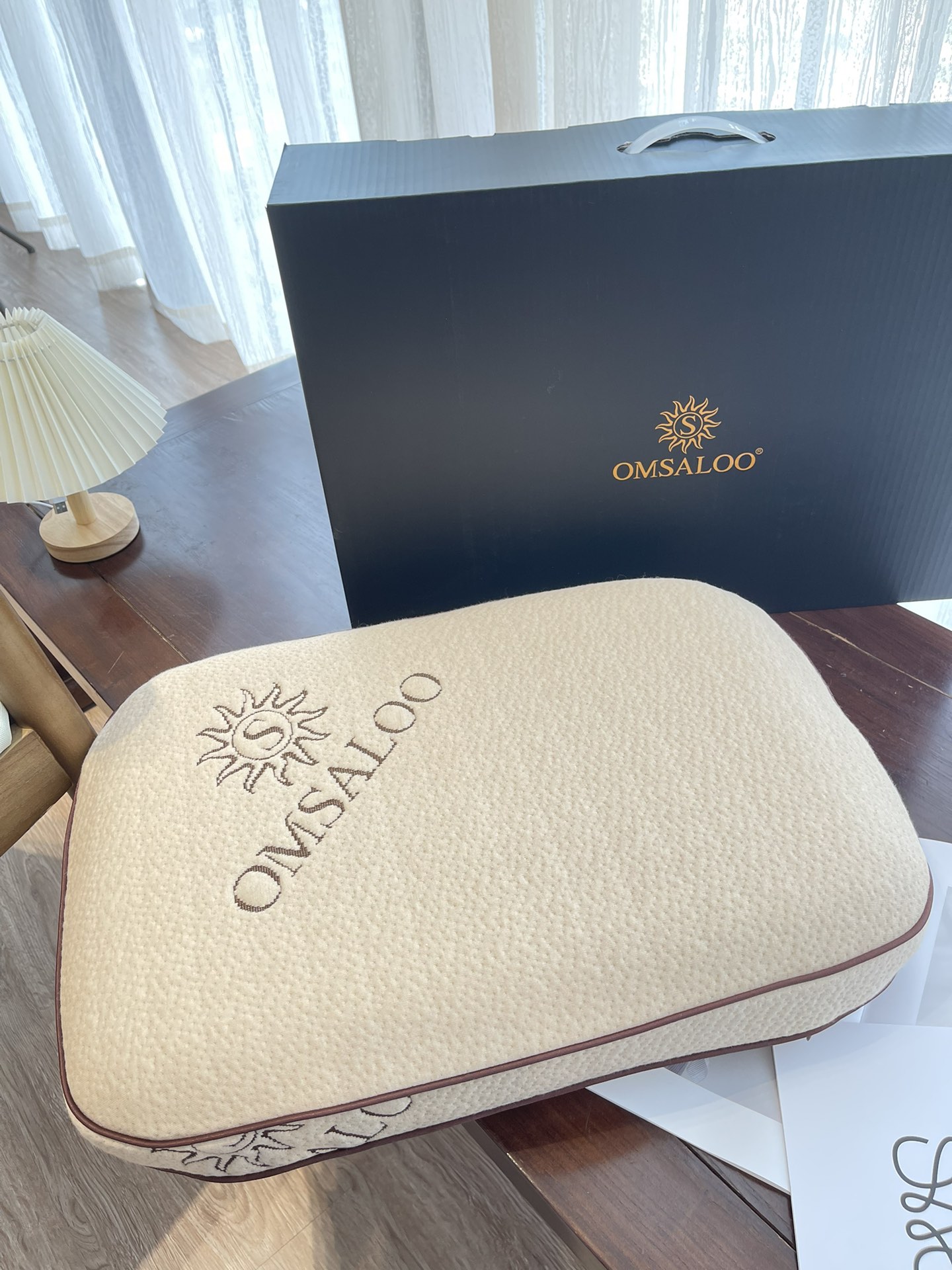 An ergonomic pillow designed to alleviate neck strain and relieve should - Comprehensive 3