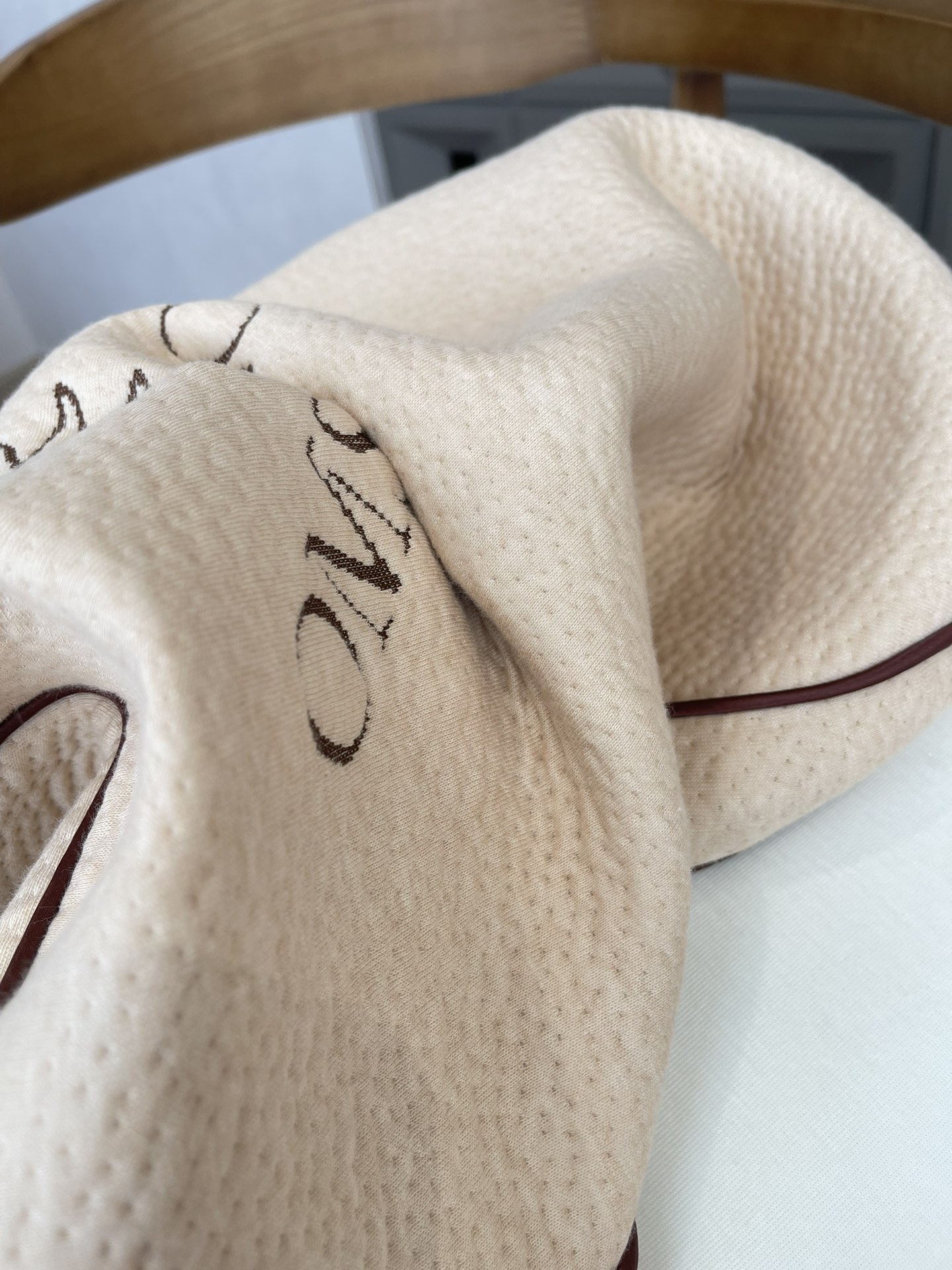 The outer cover features micro-perforated breathable mesh that actively  - Comprehensive 3
