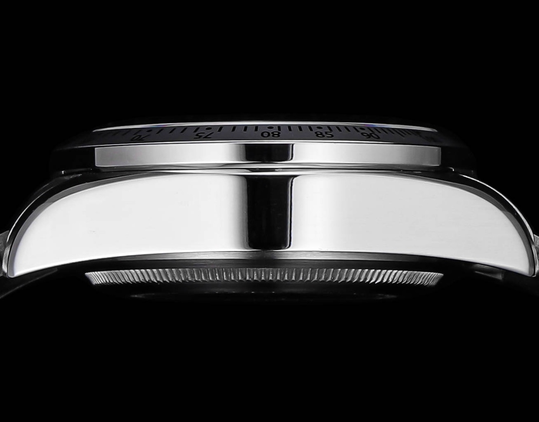 TUDOR帝舵碧湾计时型BlackBayChrono精钢款腕表！细致刻画表盘完美对称纹路清晰提升质感与美
