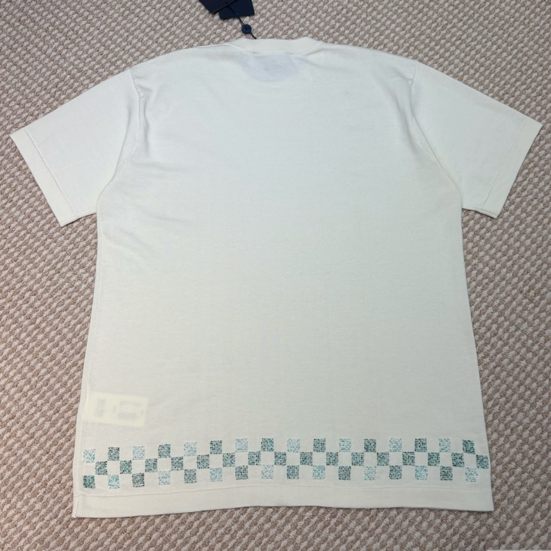 Louis Vuitton Crewneck Print Cotton T-Shirt-Fashionable and Breathable 3 i1749451762 5373 3