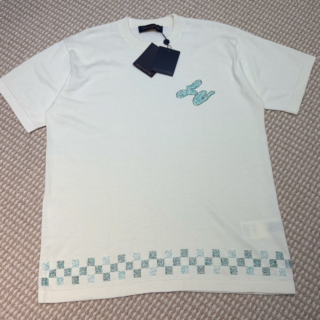 Louis Vuitton Crewneck Print Cotton T-Shirt-Fashionable and Breathable 2 i1749451762 8429 8