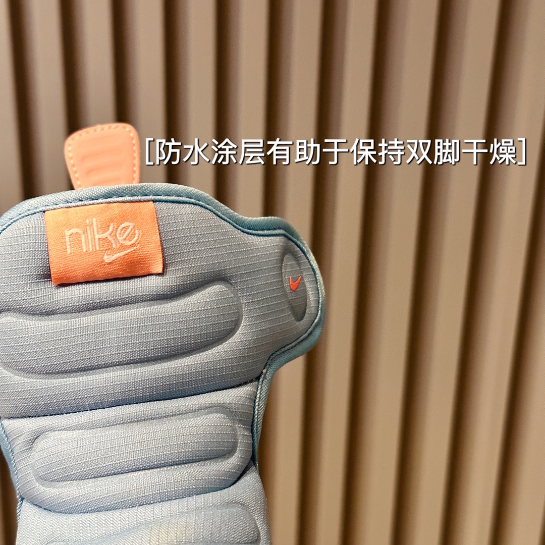 图片[8]-号NK雪地靴中的战斗机❗️它不仅能保护宝宝的小脚丫不受寒冷侵袭🥶还能让宝宝在雪地中自由奔跑🏃‍♀️🏃-选品中心