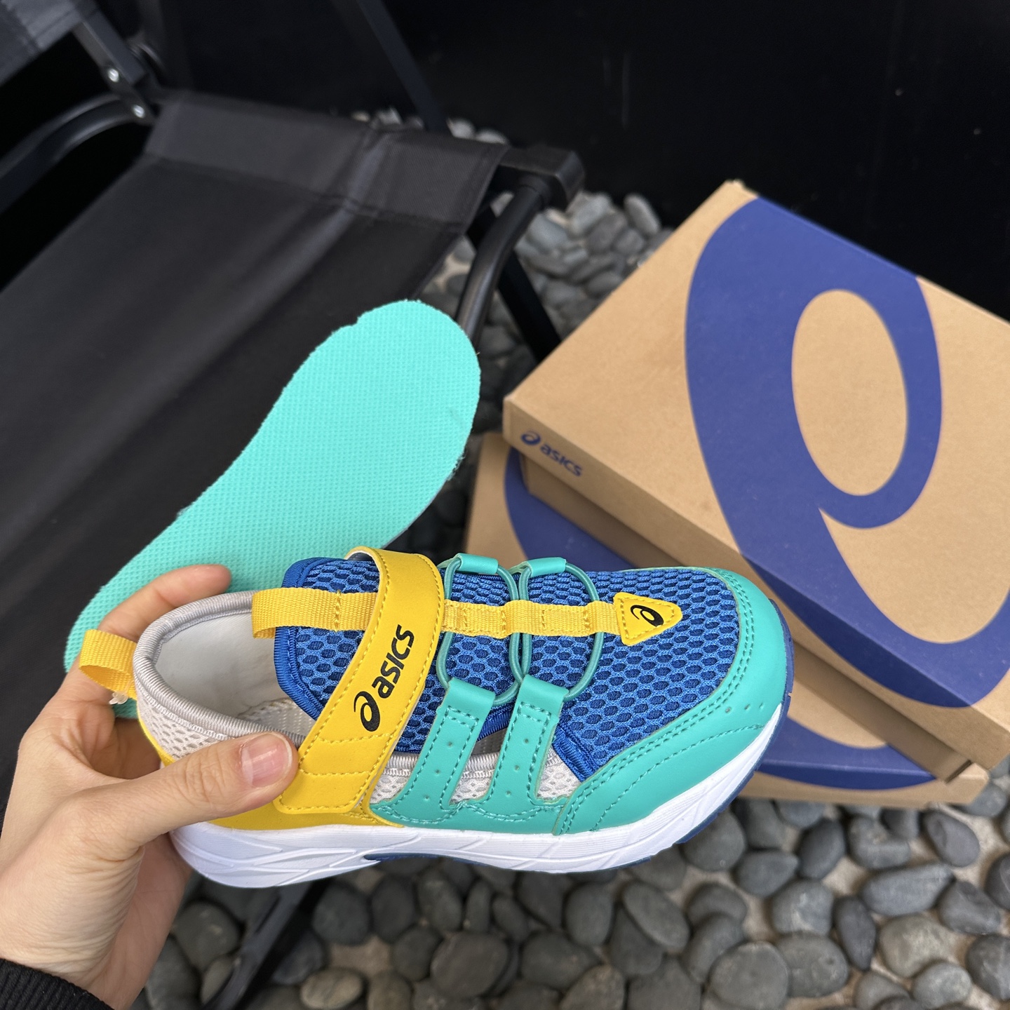 图片[8]-⛰️亚瑟士这双儿童轮胎登山鞋，采用超强耐磨轮胎大底，防滑抓地力MAX，让孩子在户外玩耍时，无论是泥泞小道还是崎岖山路，都能轻松应对。透气网布鞋面，搭配柔软内衬，长时间奔跑也不闷脚，舒适度满分。尺码26-37-选品中心