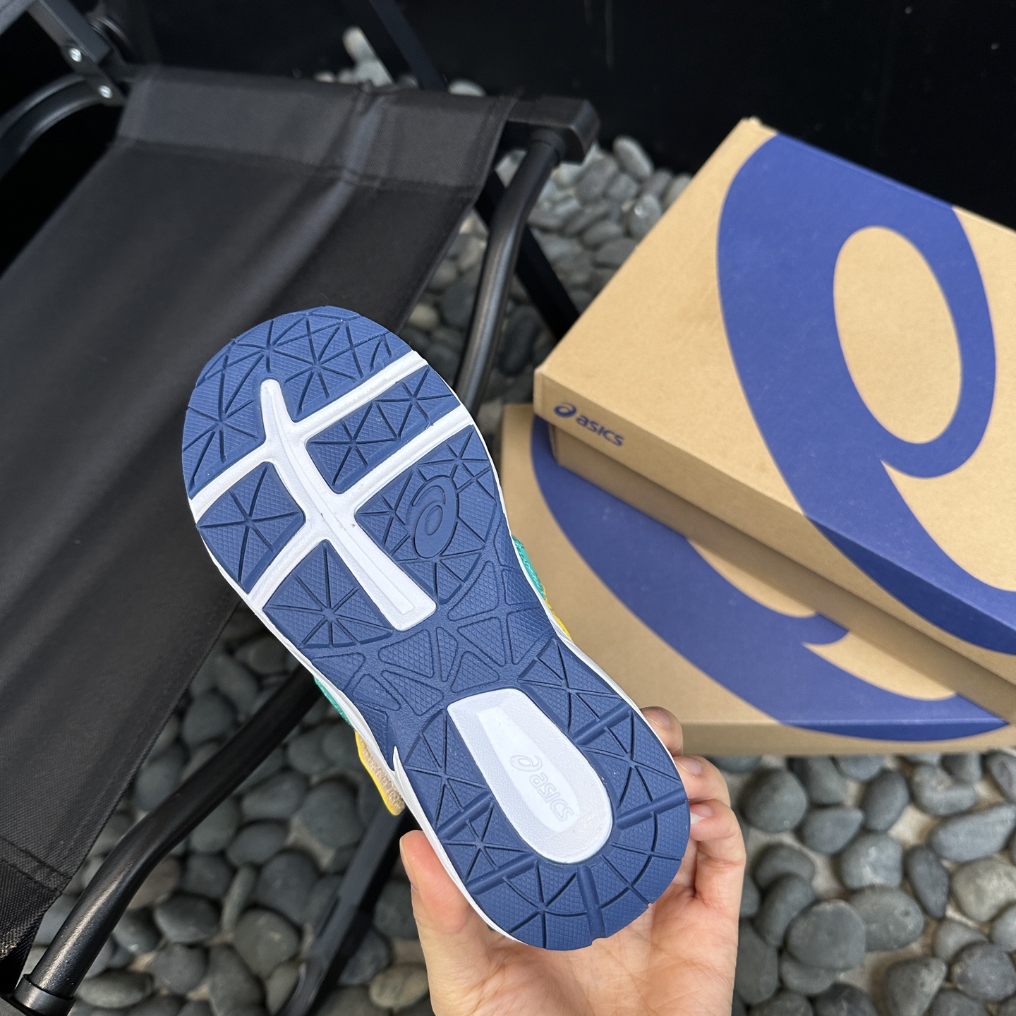 图片[7]-⛰️亚瑟士这双儿童轮胎登山鞋，采用超强耐磨轮胎大底，防滑抓地力MAX，让孩子在户外玩耍时，无论是泥泞小道还是崎岖山路，都能轻松应对。透气网布鞋面，搭配柔软内衬，长时间奔跑也不闷脚，舒适度满分。尺码26-37-选品中心