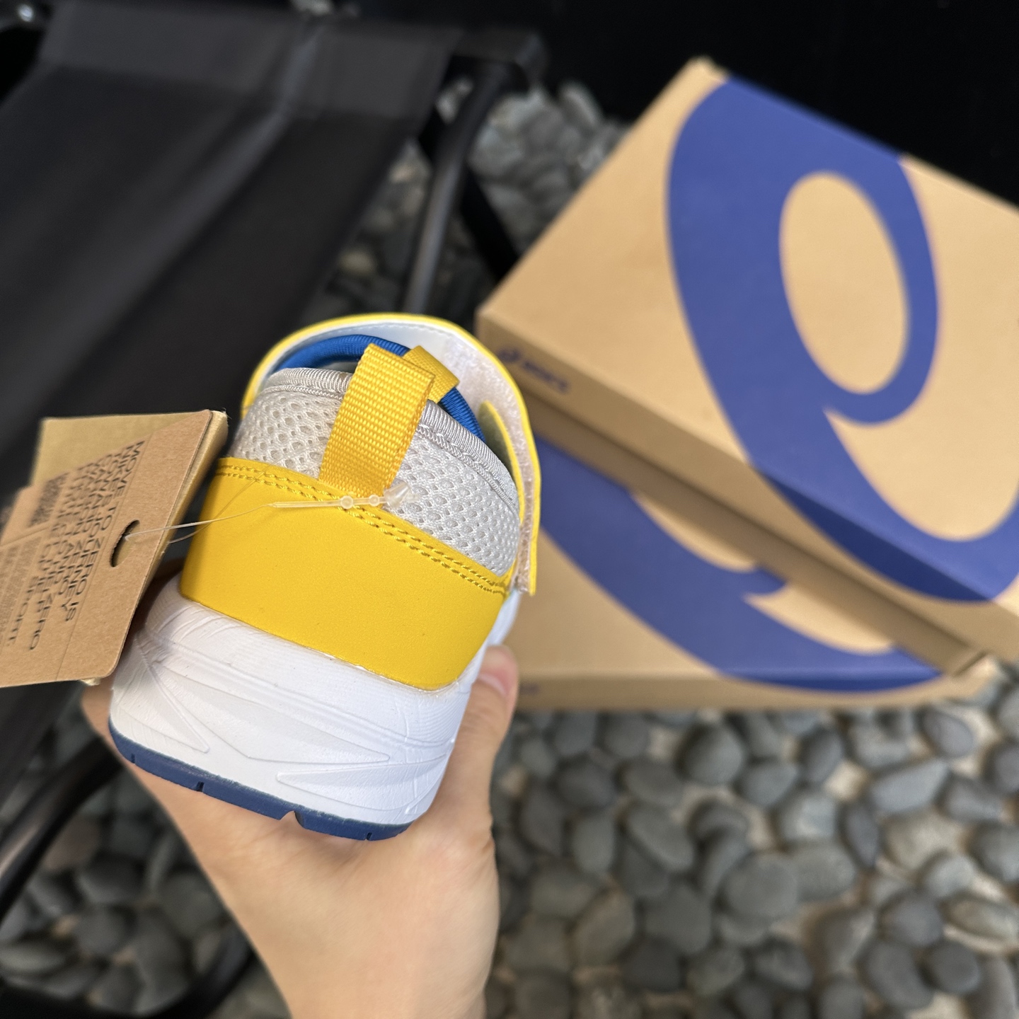 图片[5]-⛰️亚瑟士这双儿童轮胎登山鞋，采用超强耐磨轮胎大底，防滑抓地力MAX，让孩子在户外玩耍时，无论是泥泞小道还是崎岖山路，都能轻松应对。透气网布鞋面，搭配柔软内衬，长时间奔跑也不闷脚，舒适度满分。尺码26-37-选品中心