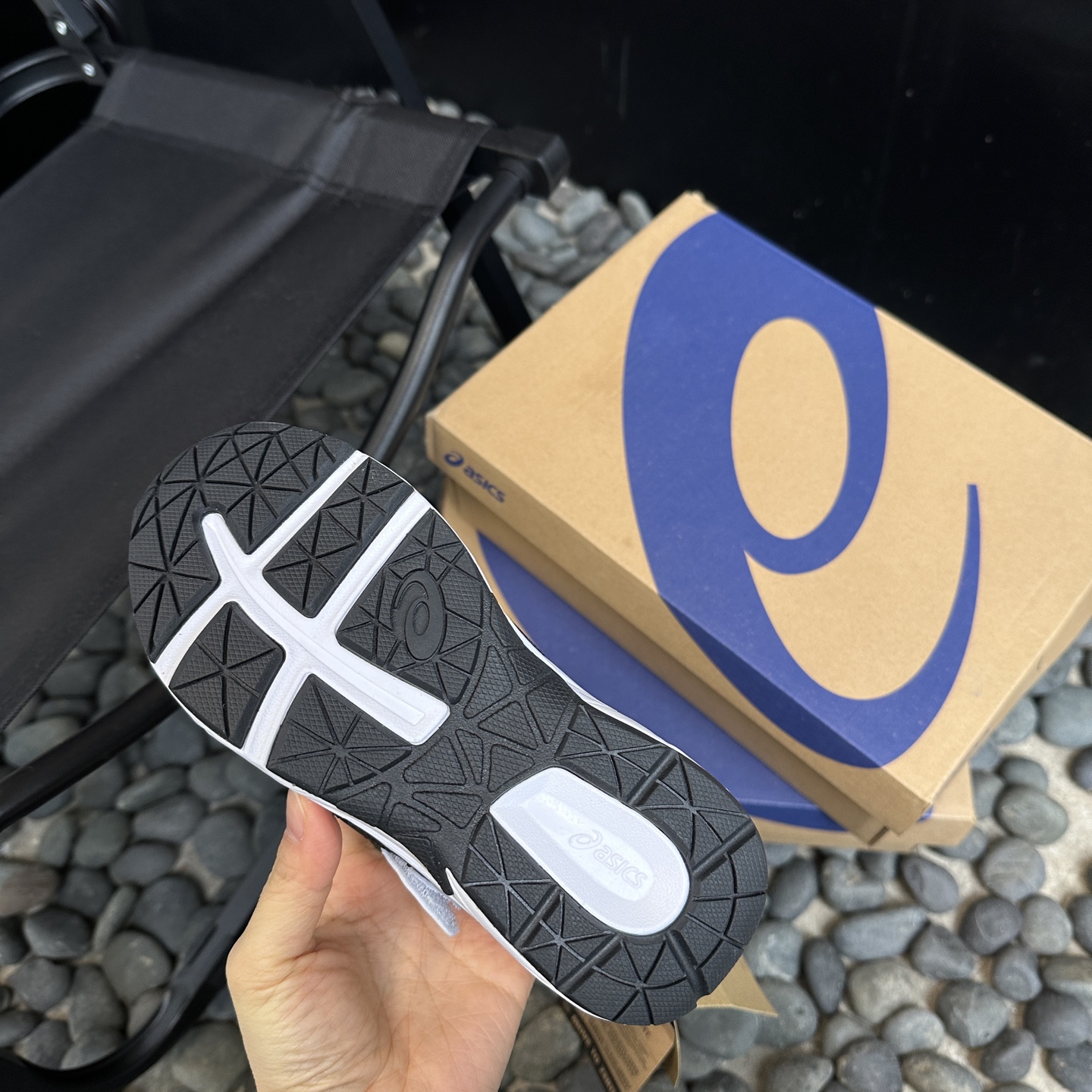 图片[5]-⛰️亚瑟士这双儿童轮胎登山鞋，采用超强耐磨轮胎大底，防滑抓地力MAX，让孩子在户外玩耍时，无论是泥泞小道还是崎岖山路，都能轻松应对。透气网布鞋面，搭配柔软内衬，长时间奔跑也不闷脚，舒适度满分。尺码26-37-选品中心