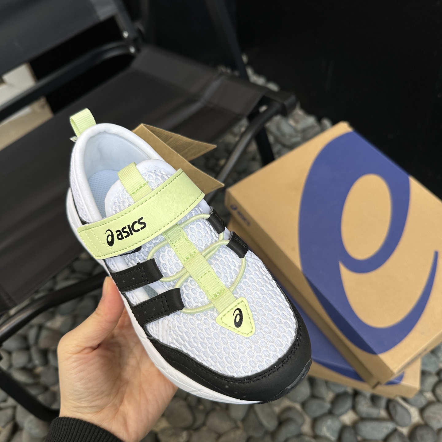 图片[2]-⛰️亚瑟士这双儿童轮胎登山鞋，采用超强耐磨轮胎大底，防滑抓地力MAX，让孩子在户外玩耍时，无论是泥泞小道还是崎岖山路，都能轻松应对。透气网布鞋面，搭配柔软内衬，长时间奔跑也不闷脚，舒适度满分。尺码26-37-选品中心