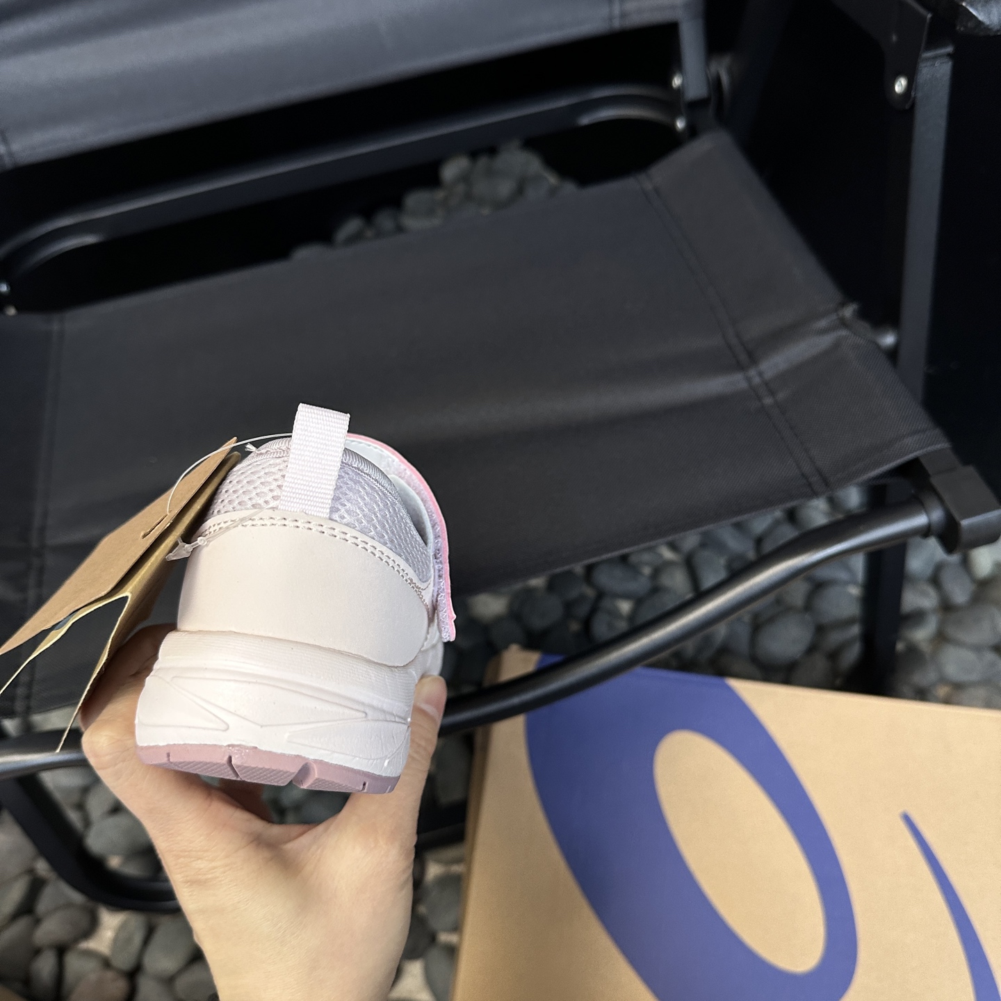 图片[7]-⛰️亚瑟士这双儿童轮胎登山鞋，采用超强耐磨轮胎大底，防滑抓地力MAX，让孩子在户外玩耍时，无论是泥泞小道还是崎岖山路，都能轻松应对。透气网布鞋面，搭配柔软内衬，长时间奔跑也不闷脚，舒适度满分。尺码26-37-选品中心