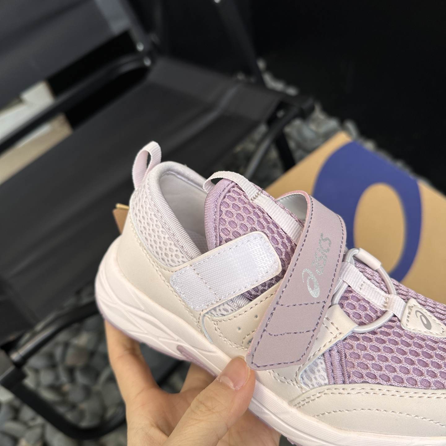 图片[4]-⛰️亚瑟士这双儿童轮胎登山鞋，采用超强耐磨轮胎大底，防滑抓地力MAX，让孩子在户外玩耍时，无论是泥泞小道还是崎岖山路，都能轻松应对。透气网布鞋面，搭配柔软内衬，长时间奔跑也不闷脚，舒适度满分。尺码26-37-选品中心