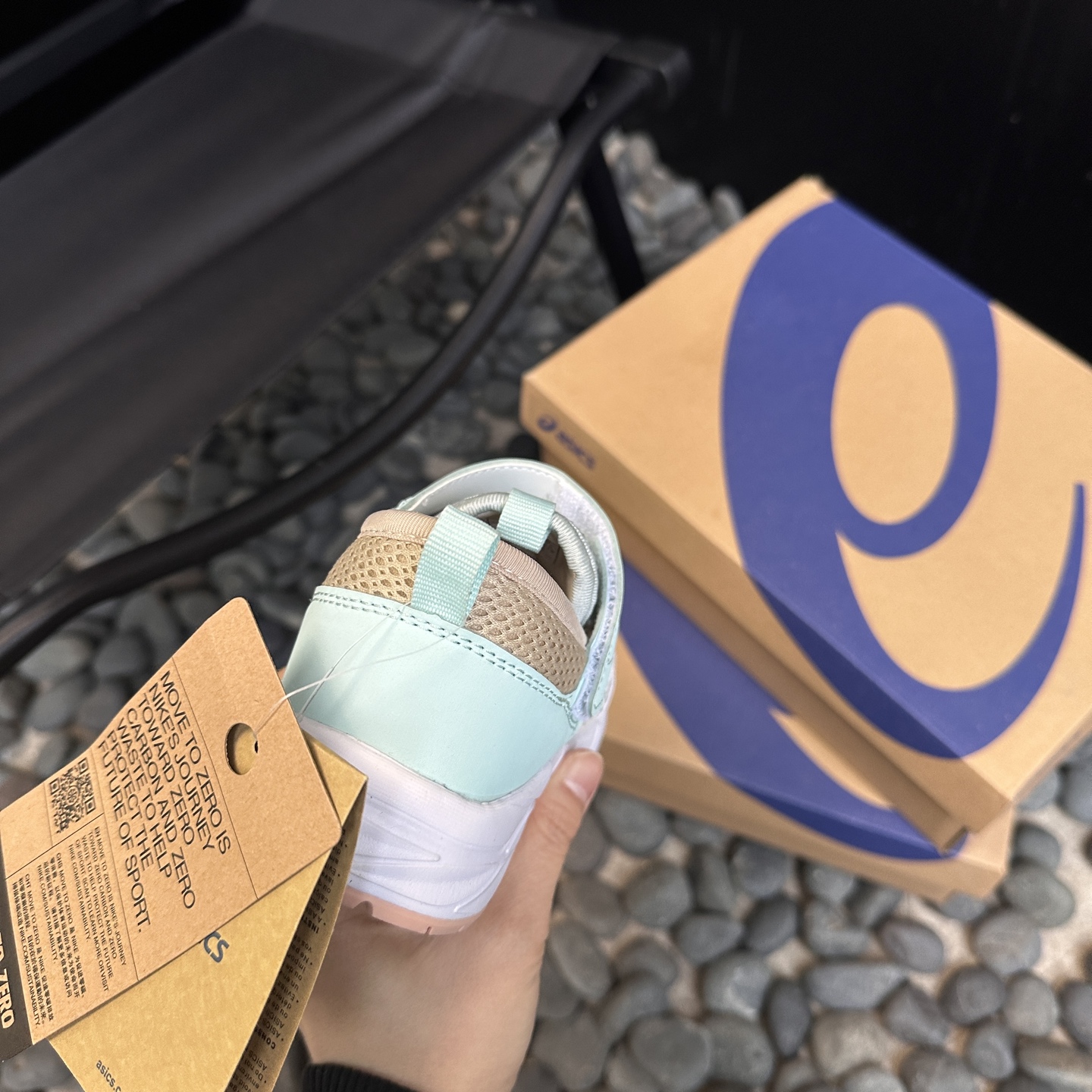 图片[6]-⛰️亚瑟士这双儿童轮胎登山鞋，采用超强耐磨轮胎大底，防滑抓地力MAX，让孩子在户外玩耍时，无论是泥泞小道还是崎岖山路，都能轻松应对。透气网布鞋面，搭配柔软内衬，长时间奔跑也不闷脚，舒适度满分。尺码26-37-选品中心