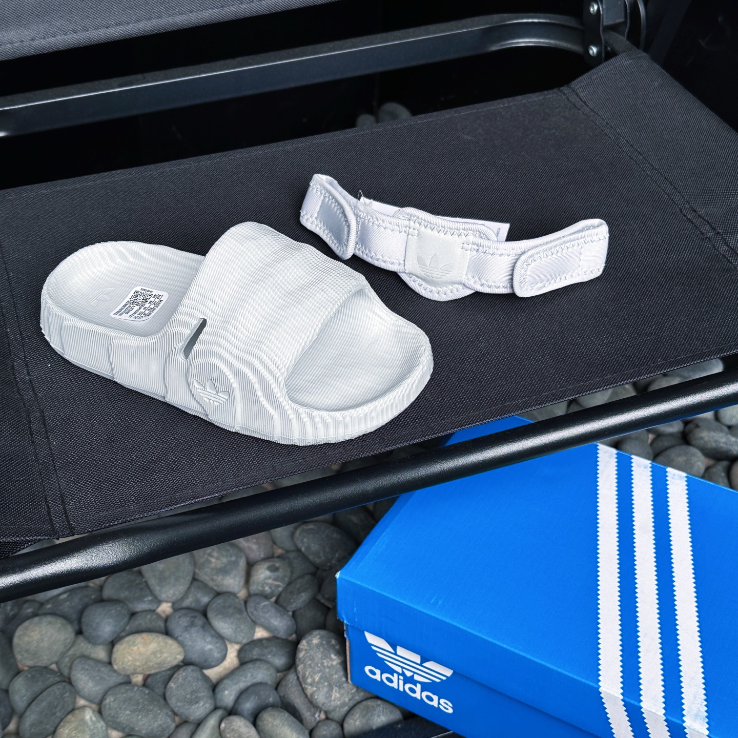 图片[8]-2025二代adidas新款两穿凉鞋✨22-35 洞洞鞋款式设计，后跟可拆卸，两穿超实用❤️配饰单独活动可拆解❗️尺码22-35 每个镜头都非常出片-选品中心