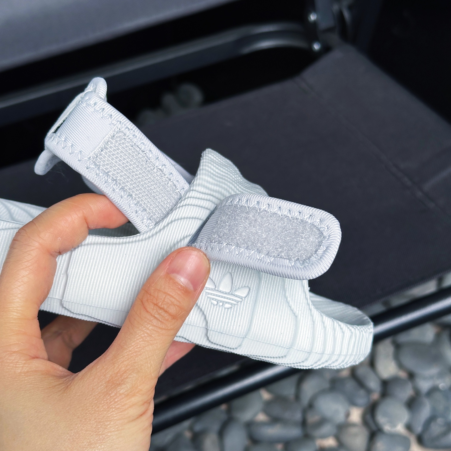 图片[7]-2025二代adidas新款两穿凉鞋✨22-35 洞洞鞋款式设计，后跟可拆卸，两穿超实用❤️配饰单独活动可拆解❗️尺码22-35 每个镜头都非常出片-选品中心