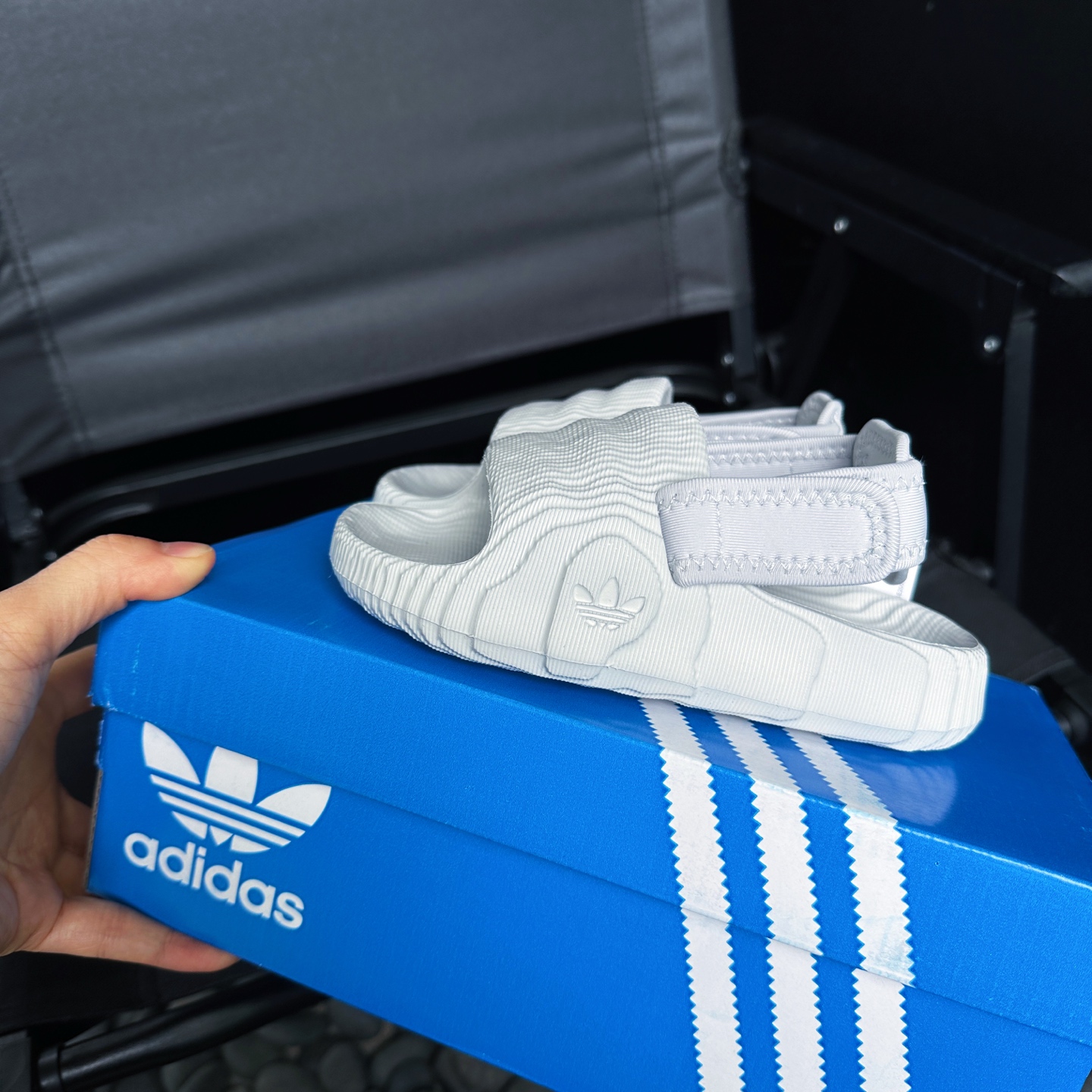 2025二代adidas新款两穿凉鞋✨22-35 洞洞鞋款式设计，后跟可拆卸，两穿超实用❤️配饰单独活动可拆解❗️尺码22-35 每个镜头都非常出片-选品中心