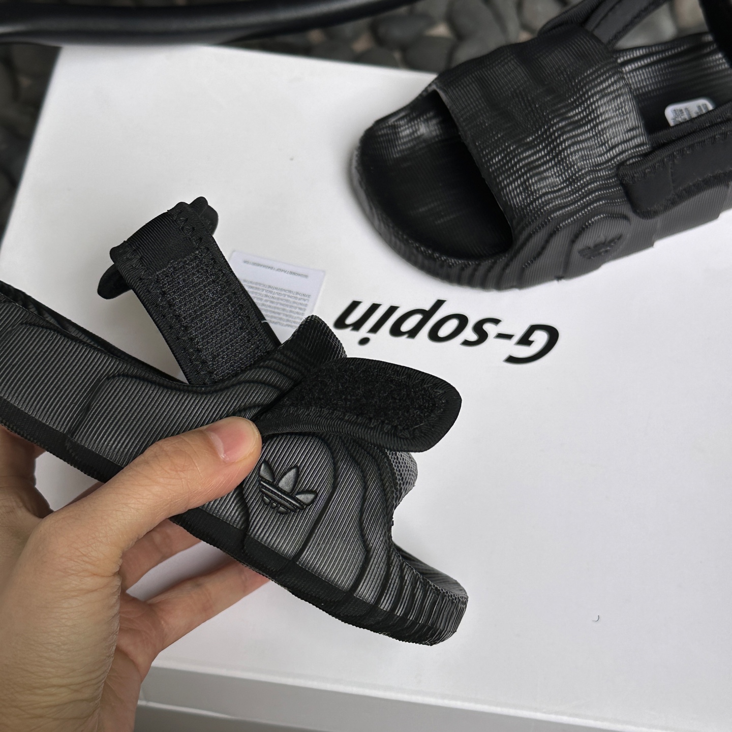 图片[6]-2025二代adidas新款两穿凉鞋✨22-35 洞洞鞋款式设计，后跟可拆卸，两穿超实用❤️配饰单独活动可拆解❗️-选品中心