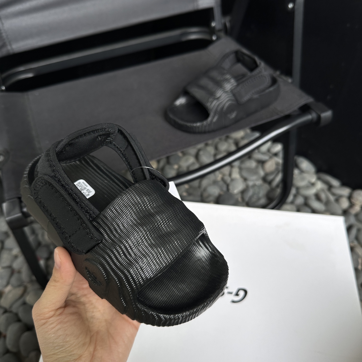 图片[5]-2025二代adidas新款两穿凉鞋✨22-35 洞洞鞋款式设计，后跟可拆卸，两穿超实用❤️配饰单独活动可拆解❗️-选品中心