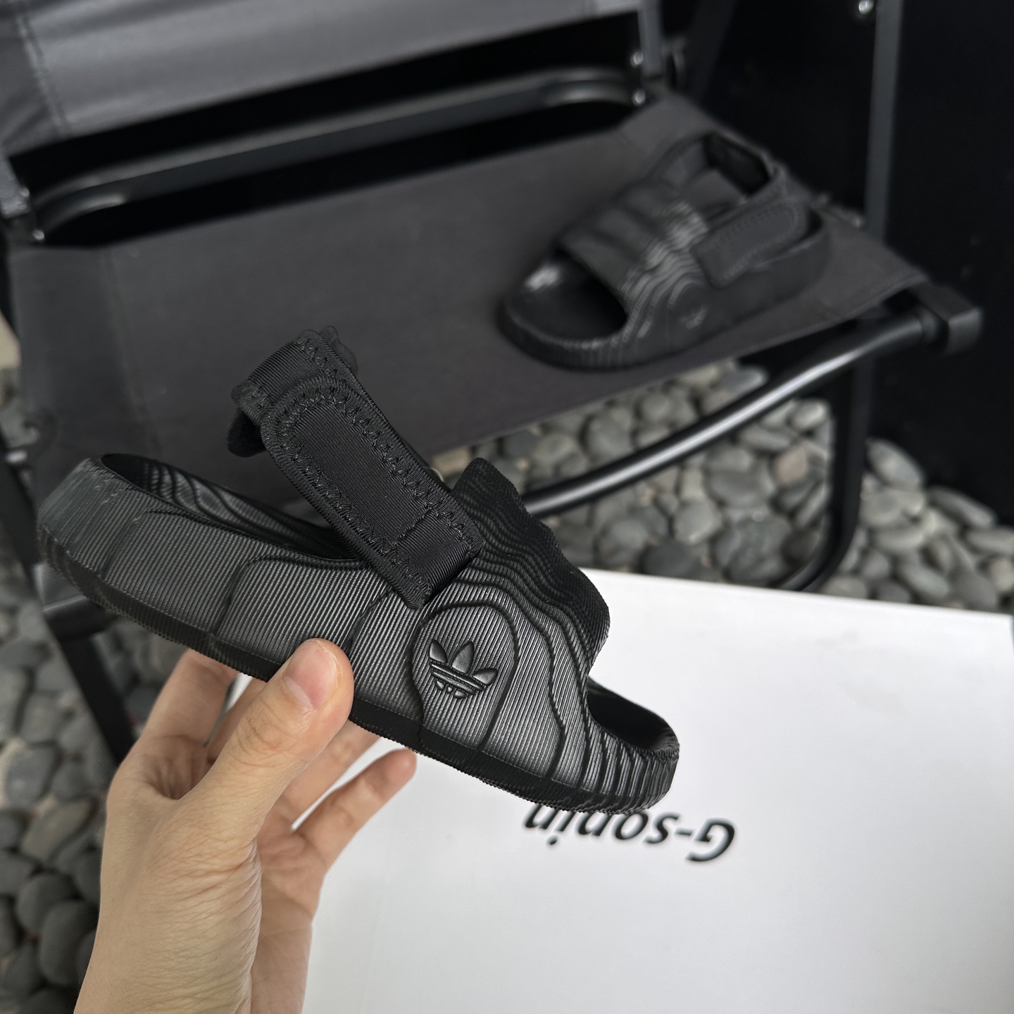 图片[4]-2025二代adidas新款两穿凉鞋✨22-35 洞洞鞋款式设计，后跟可拆卸，两穿超实用❤️配饰单独活动可拆解❗️-选品中心