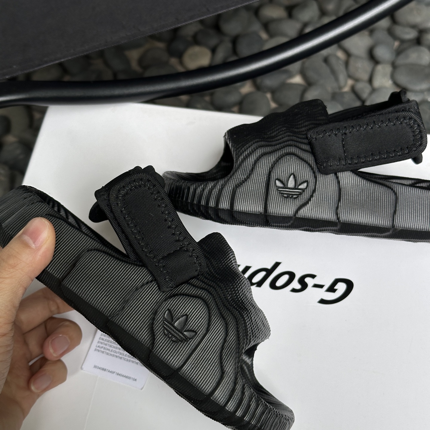 图片[8]-2025二代adidas新款两穿凉鞋✨22-35 洞洞鞋款式设计，后跟可拆卸，两穿超实用❤️配饰单独活动可拆解❗️-选品中心