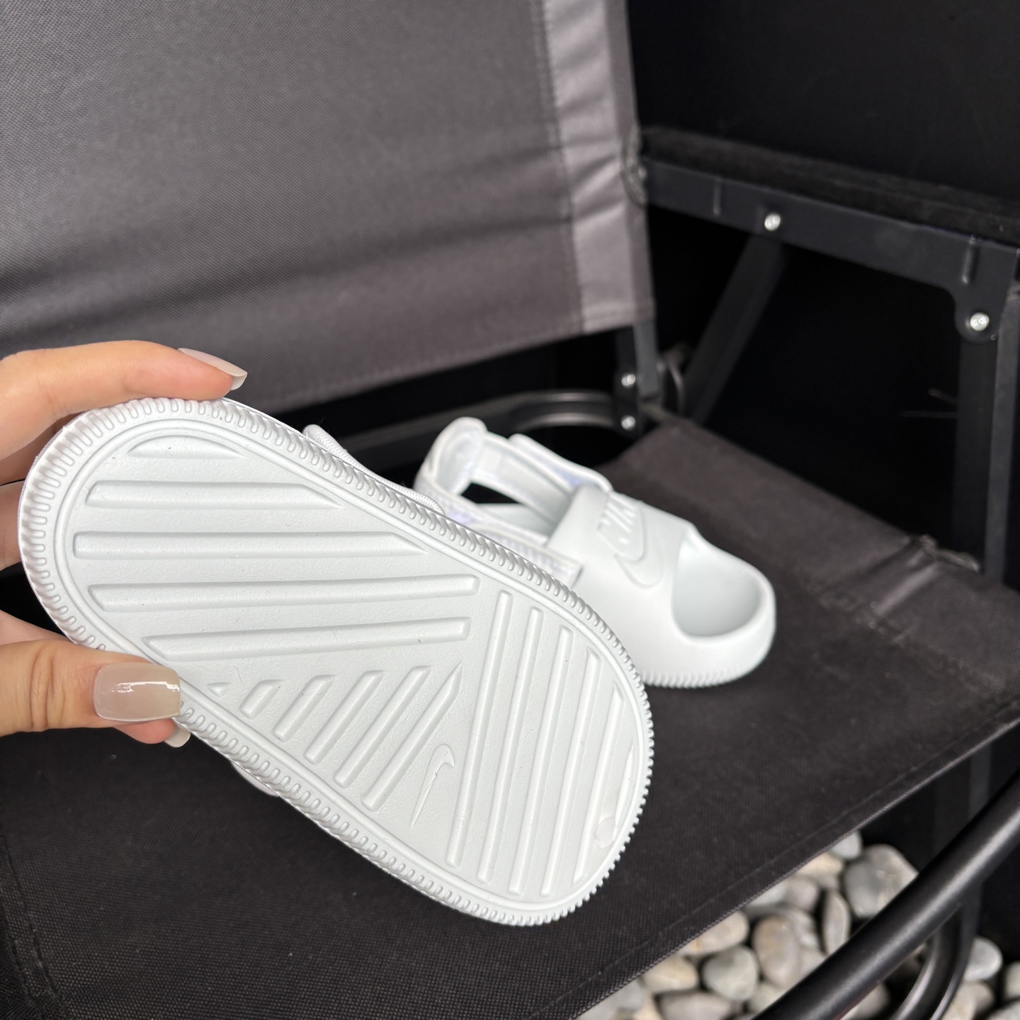 图片[4]-🌟Nike夏季露趾魔术贴两穿凉鞋 采用双开魔术贴设计 方便宝贝穿脱✅后跟走线工整，细节🈵🈵 两穿设计，水上娱乐更方便 尺码22-35-选品中心