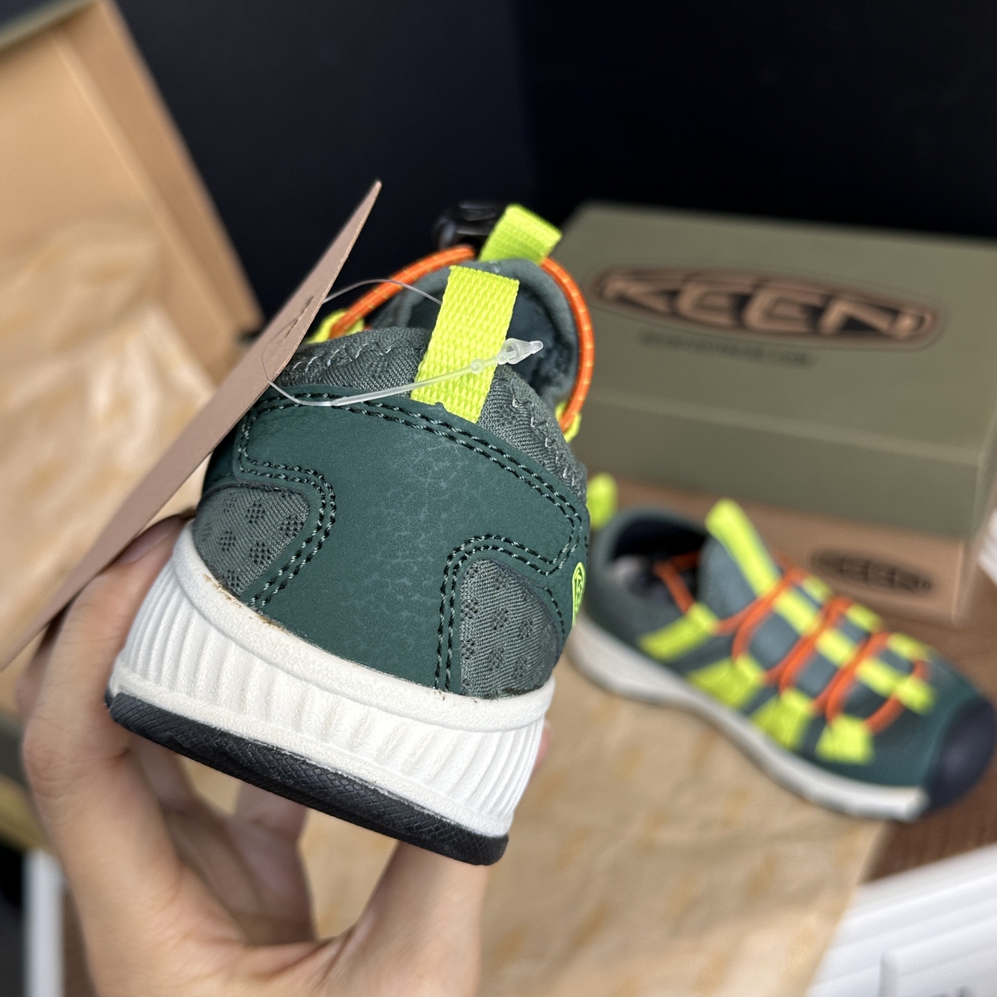 图片[6]-📷原图无滤镜实拍 ＿KEEN科恩 黄绿细节图🔍-选品中心