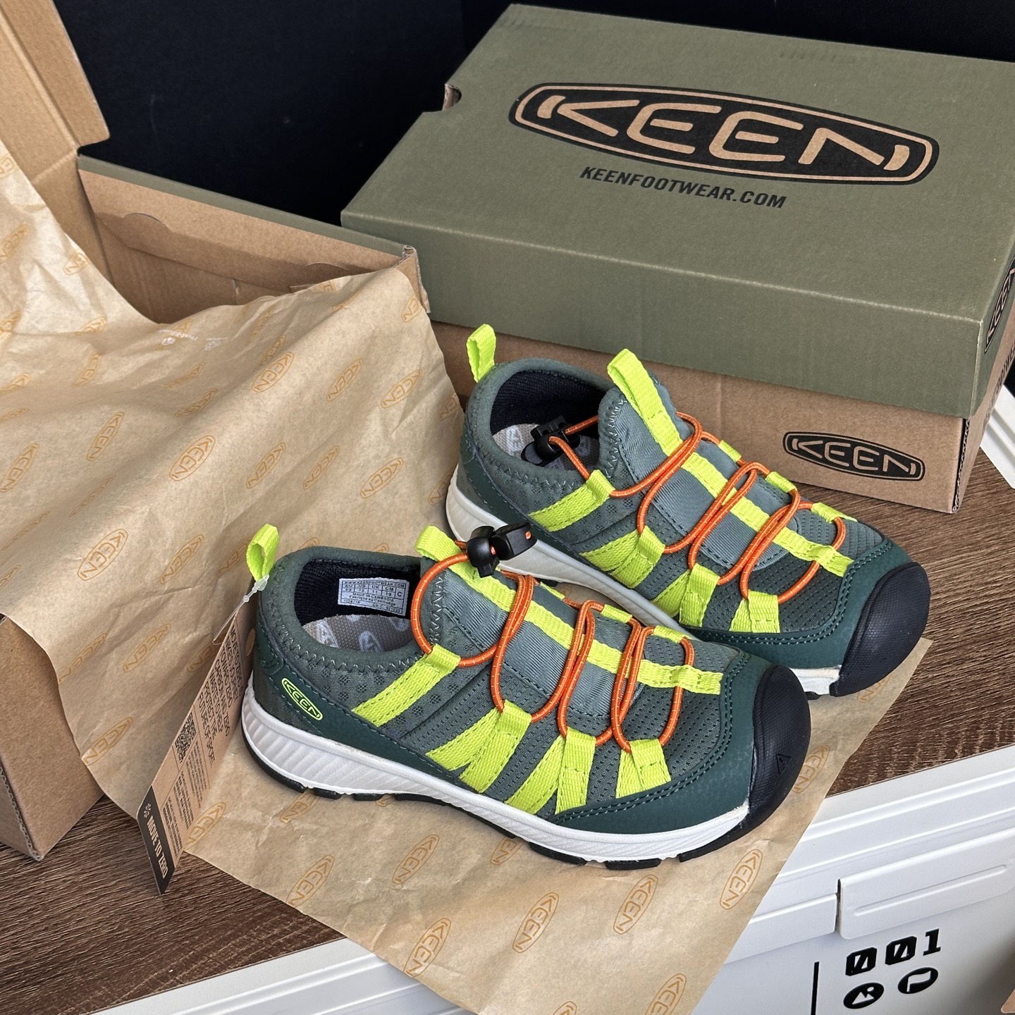 📷原图无滤镜实拍 ＿KEEN科恩 黄绿细节图🔍-选品中心