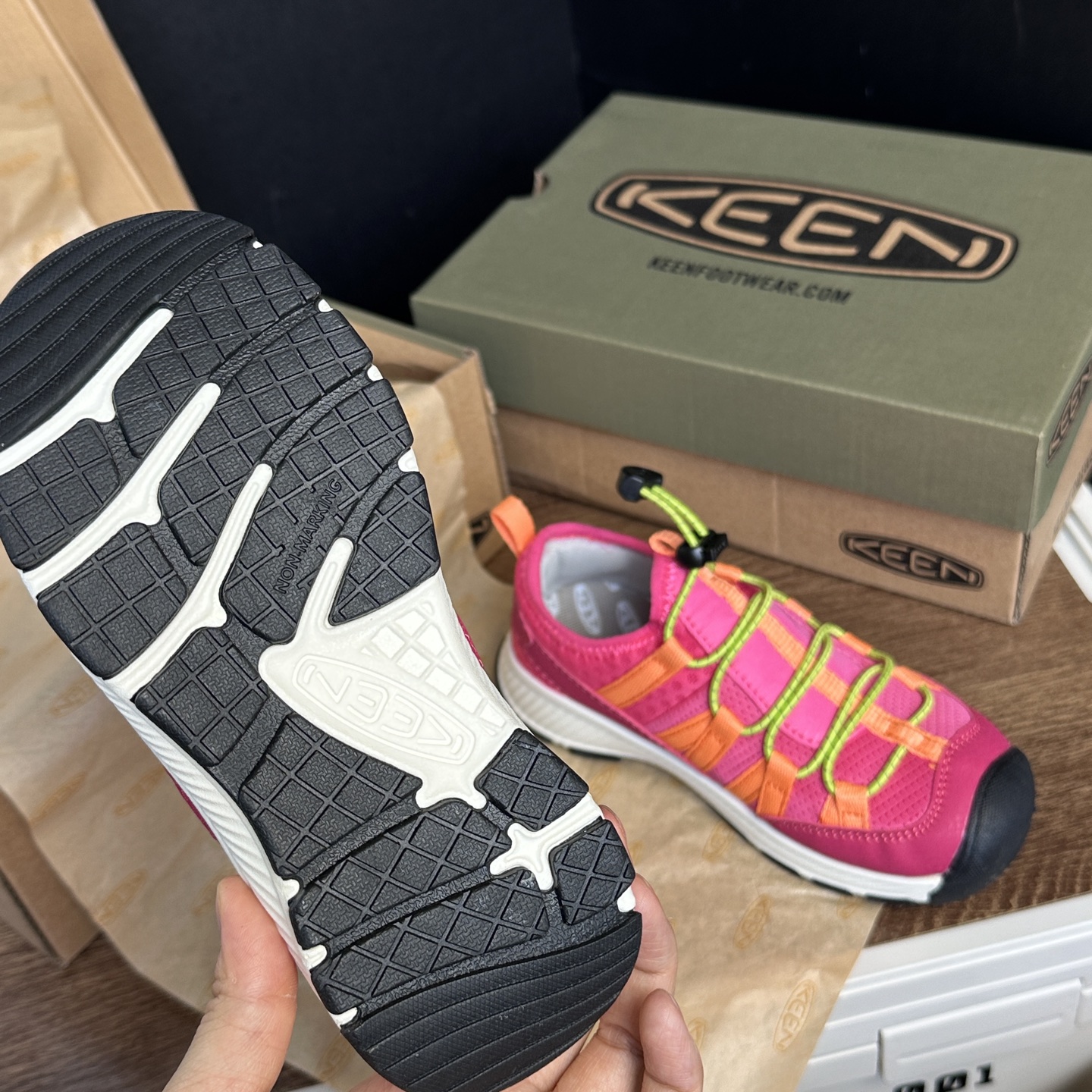 图片[6]-📷原图无滤镜实拍 ＿KEEN科恩 玫红细节图🔍-选品中心