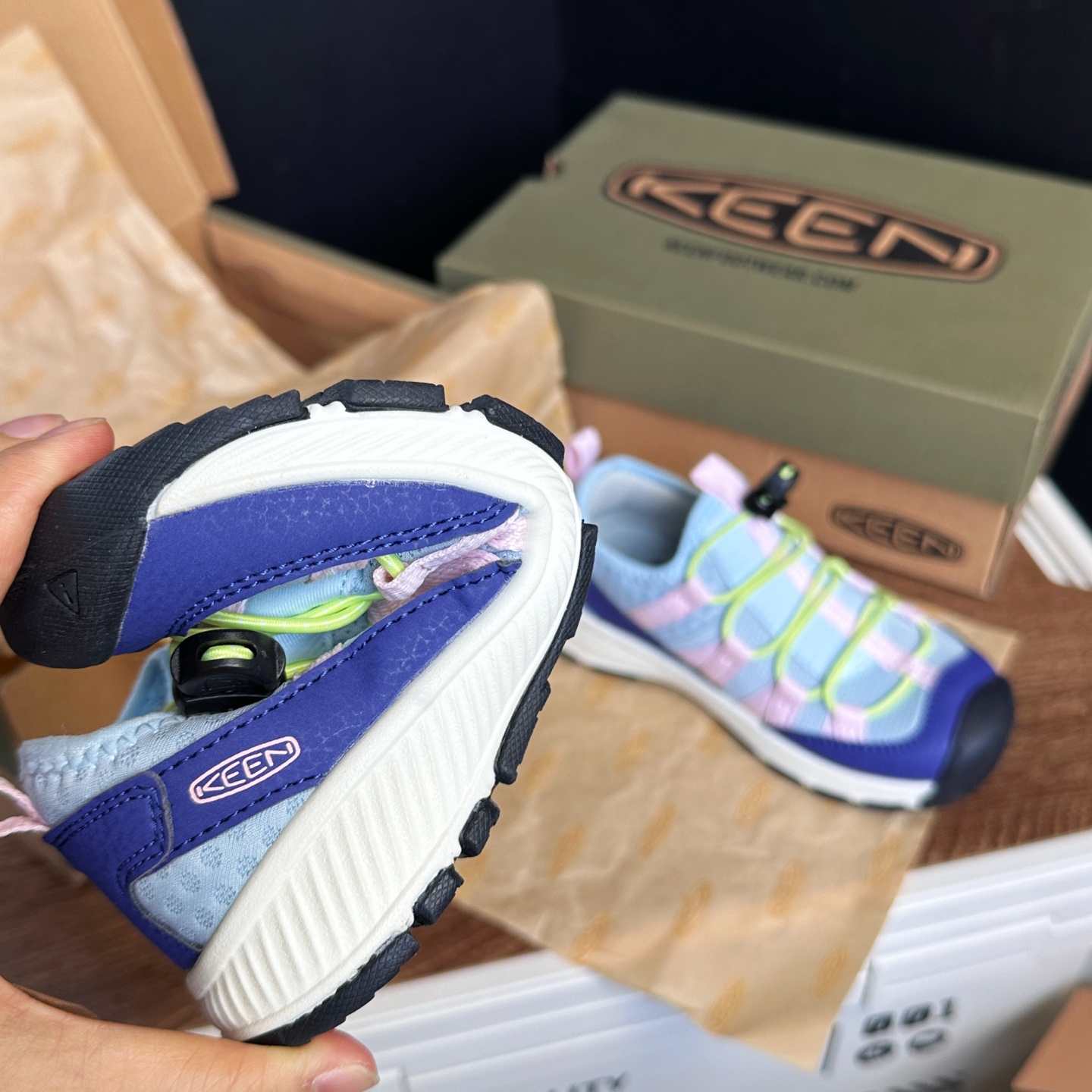 图片[9]-📷原图无滤镜实拍 ＿KEEN科恩 粉紫细节图🔍-选品中心