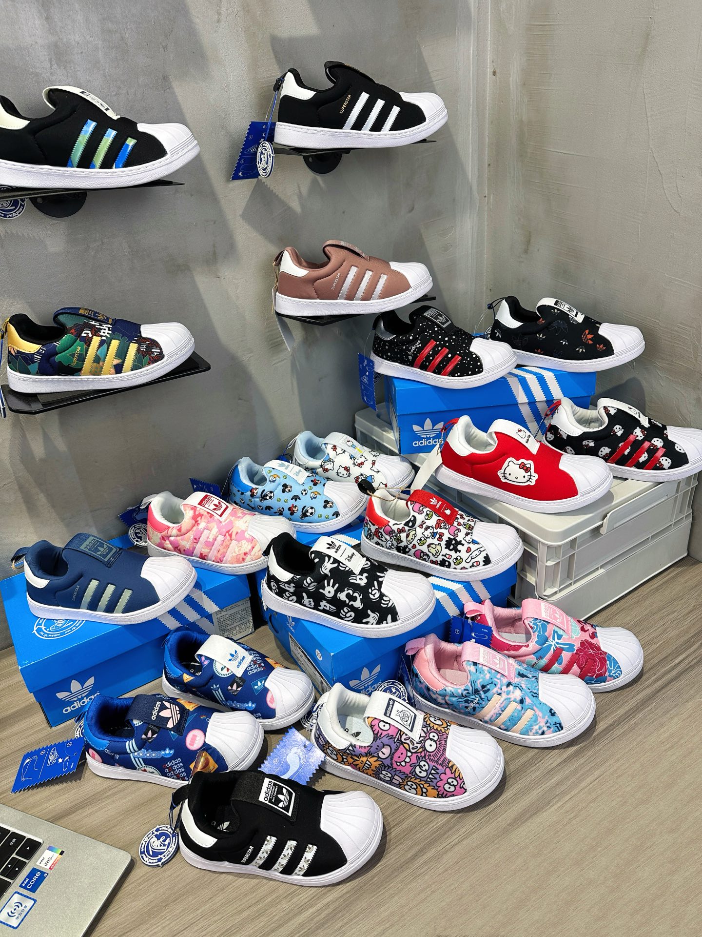 每季都有的经典款加上新增的配色 为什么软贝一脚蹬会一直这么受欢迎👇超级轻便，超级软底，再加防臭鞋垫✌关键再加上这个价格，超值-选品中心