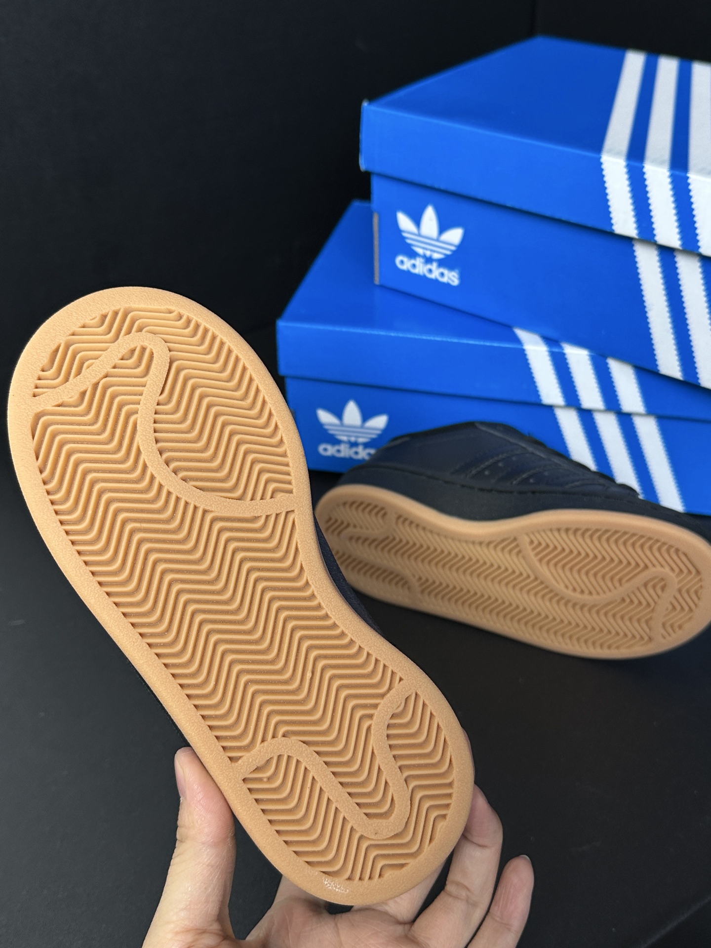 图片[7]-📷实拍细节图 ＿纯黑🕶️·这款是整个皮革面 黑白款+束脚卫裤+oversize卫衣，潮酷街头感拿捏～-选品中心