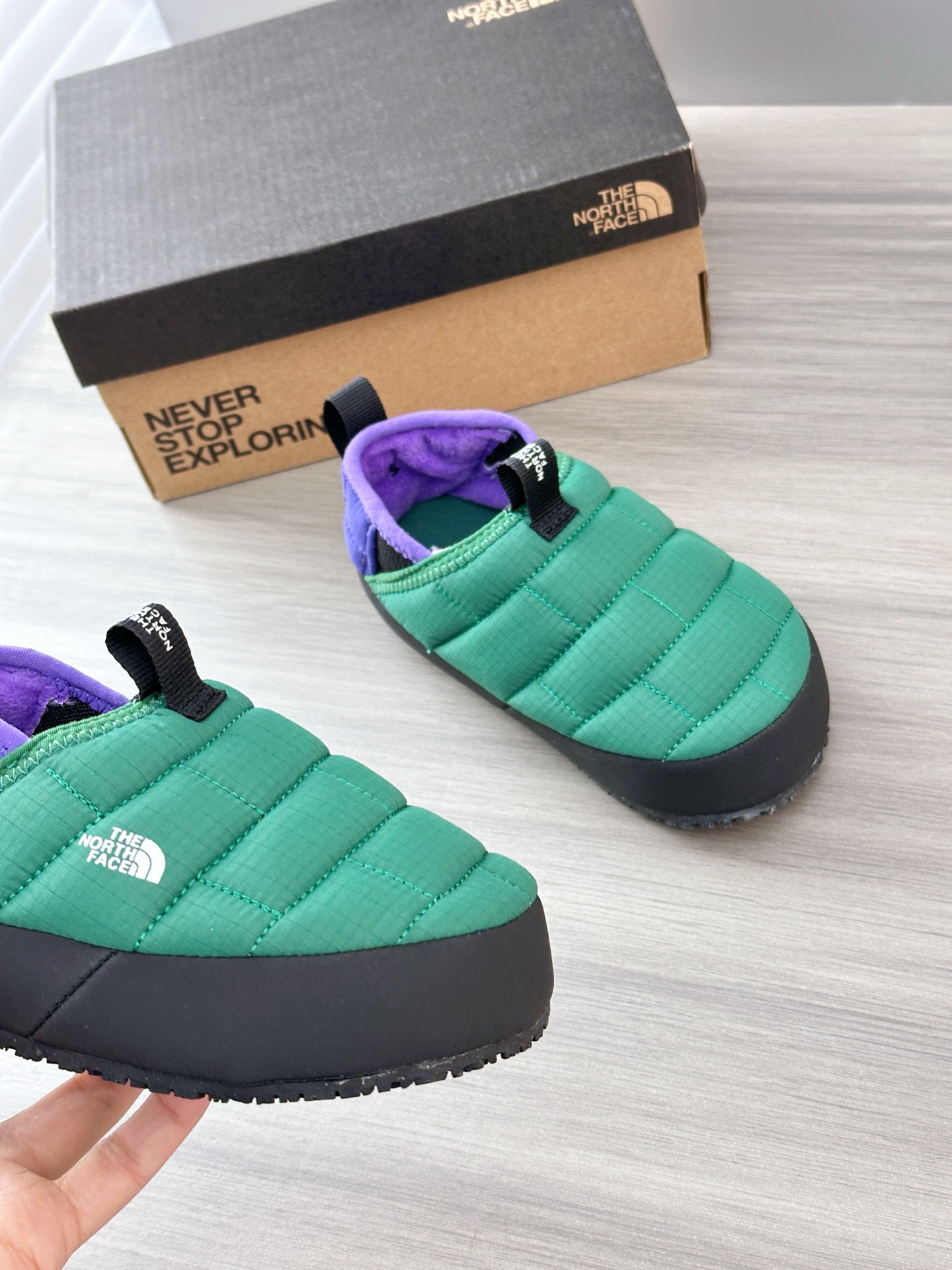 图片[2]-北面面包鞋 📷实拍细节–原相机直出原图 💜💚 新配色小北款，鞋面是防风防水的，好打理，但不能当雨鞋穿哦，真的非常轻，很软也很糯-选品中心