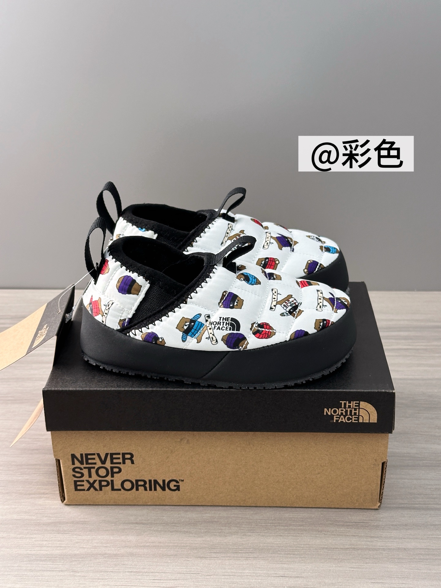 NO:670320,-The North Face- Down bread shoes are most commonly worn daily. The lining is thin and fluffy, and the heel can be stepped on. Snow boots, boots, down jackets,19860909-The North Face- 羽绒面包鞋是日常穿起来最多的 内里薄绒毛毛,后脚跟还可以踩,雪地靴,boots,down jacket,,Children's