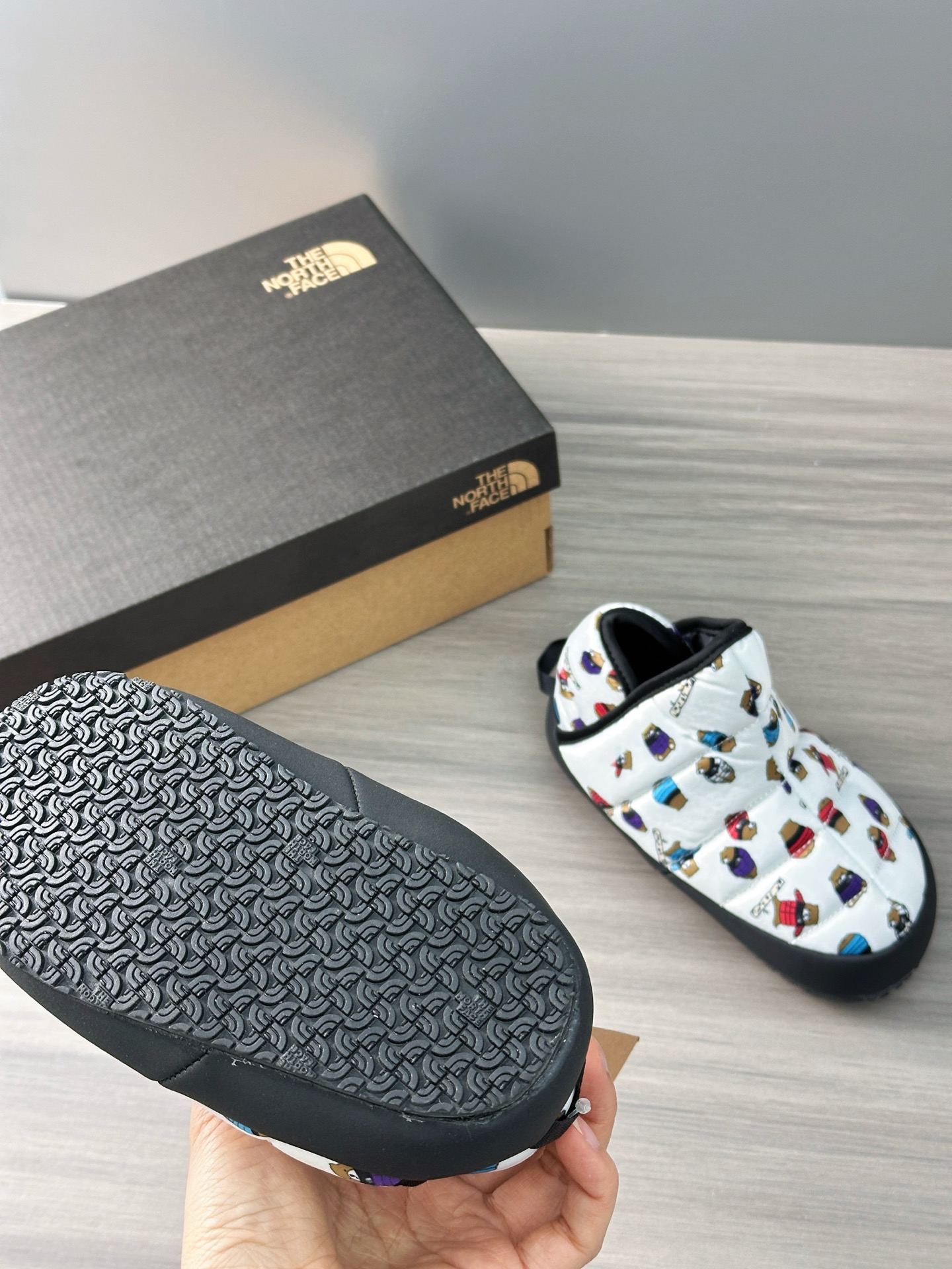 图片[5]-北面高帮面包鞋 独家新配色卡通款，羽绒服鞋面是防风防水的，羽绒湿纸巾就可以打理，很软也很糯-选品中心