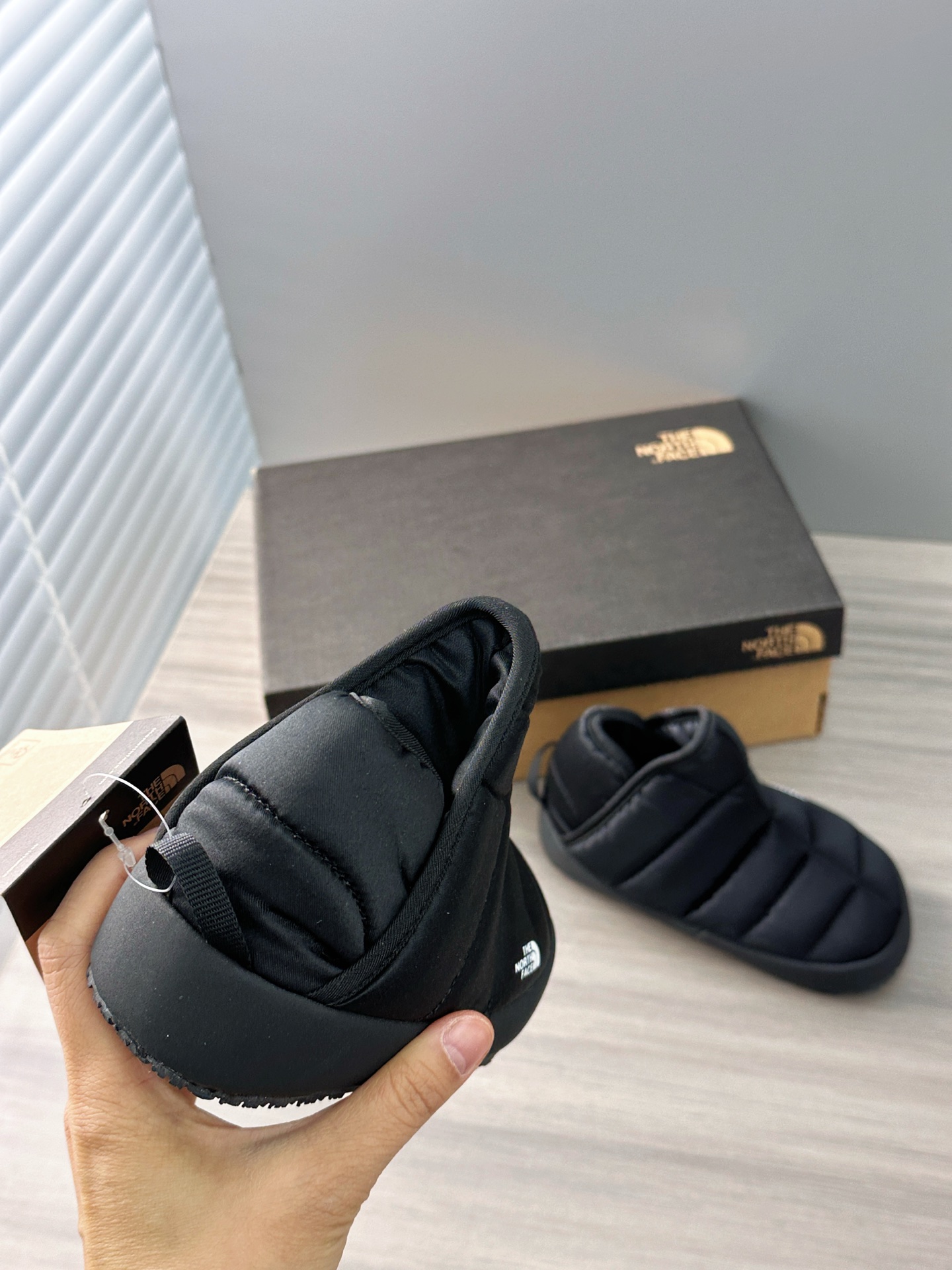 图片[4]-📷实拍细节–原相机直出原图 独家北面高帮新款，经典黑色🖤，永远经典的配色，随便搭配任何裤子，回头率拉满💯-选品中心