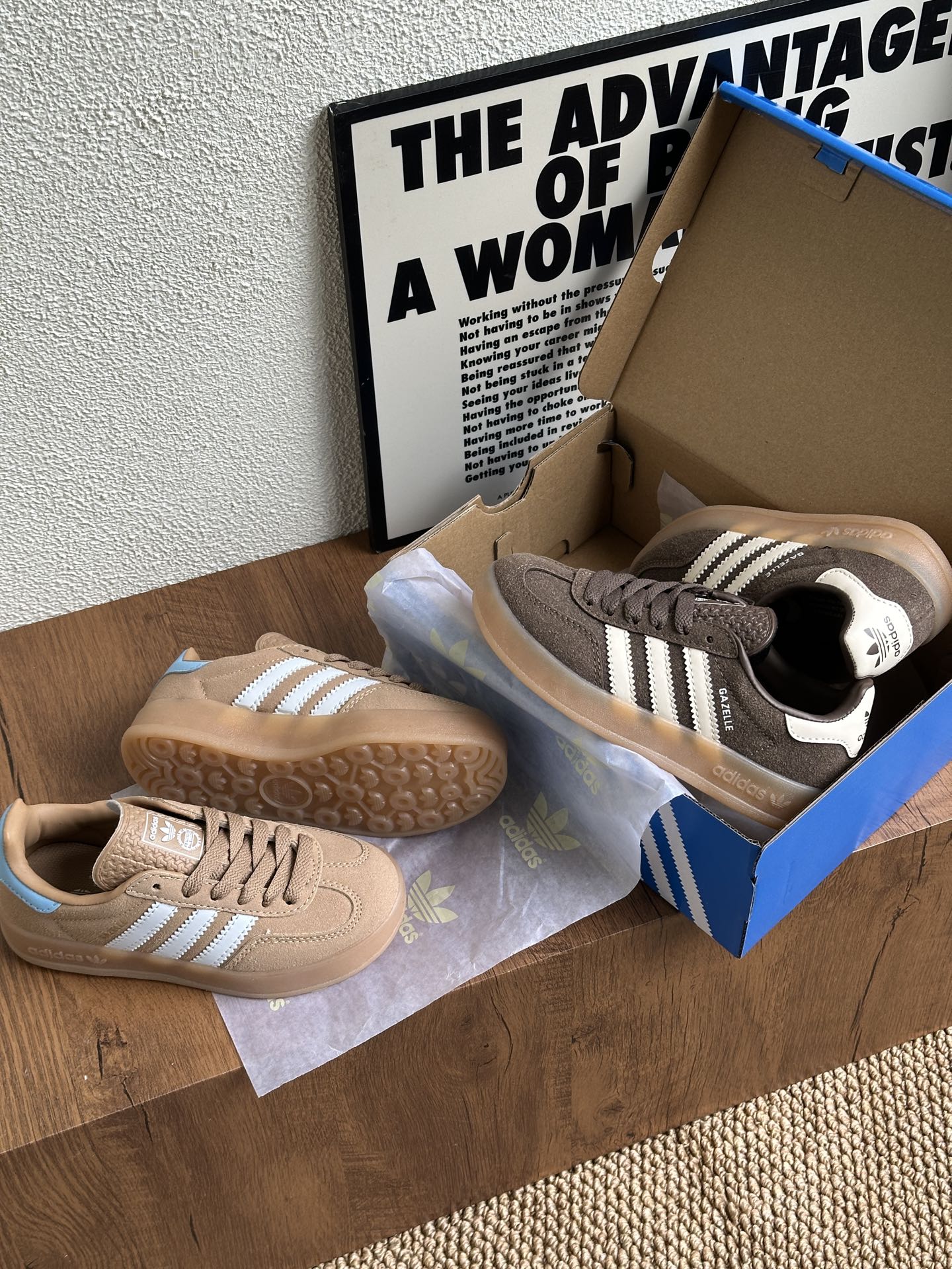 NO:850515,Retro street style – details of the original picture in khaki ~ Retro moral shoes, a perfect American trendy treasure, you can wear them any way you like, read a book in a corner of the bookstore, the atmosphere will be full, the film production rate, Adidas,19860909复古街头风–原图卡其色细节图～ 复古德训鞋,妥妥的美式小潮宝,随便怎么穿搭,在书店一个角落看书,氛围感直接拉满,出片率,阿迪达斯,,Children's