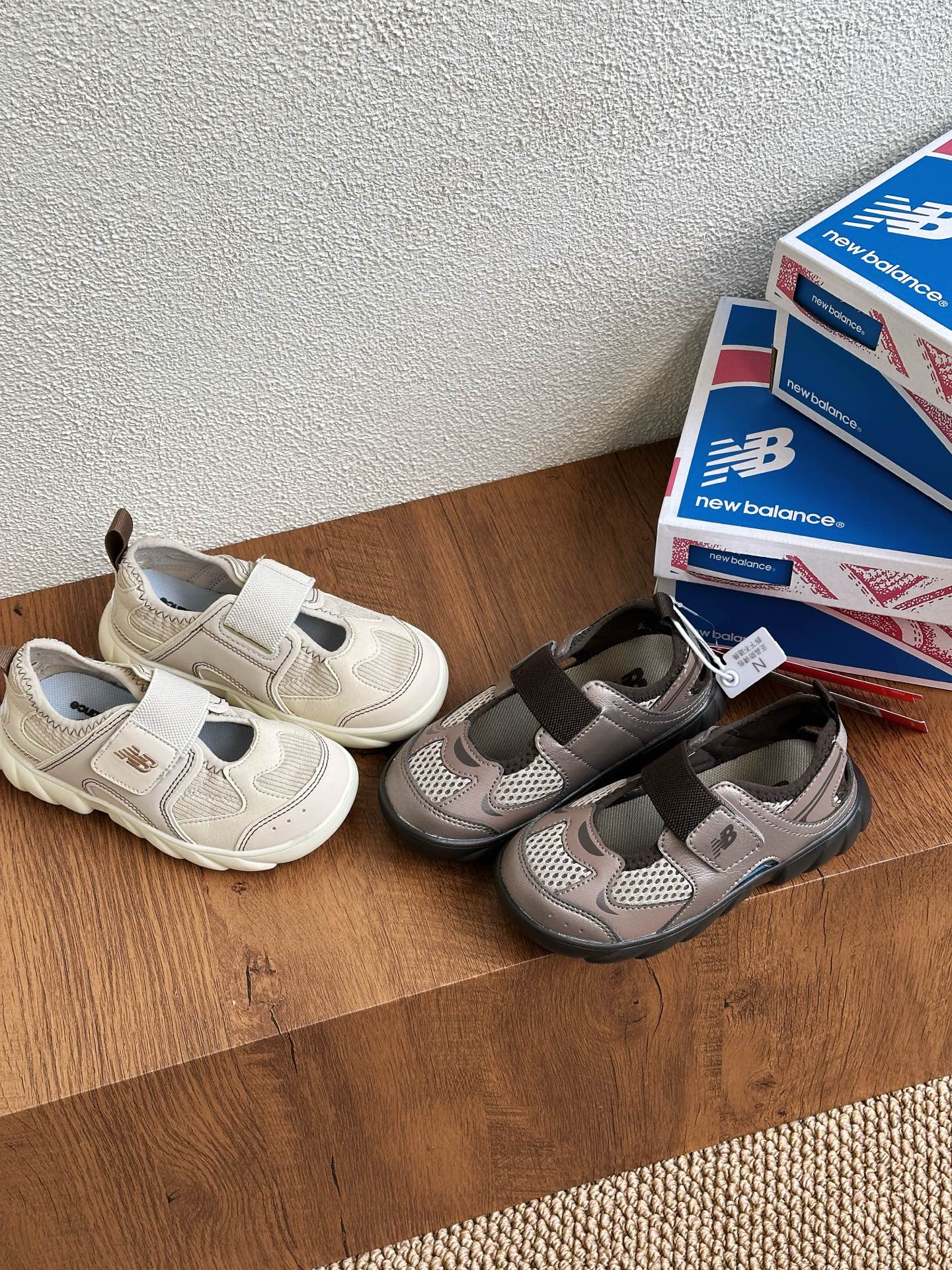 NO:770103,Real shots, no filters, no beautification, the details can be seen, the texture can be seen at a glance, Nb sandals,19860909实拍无滤镜无美颜 细节可以看到,质感一眼可见,Nb凉拖,,Children's