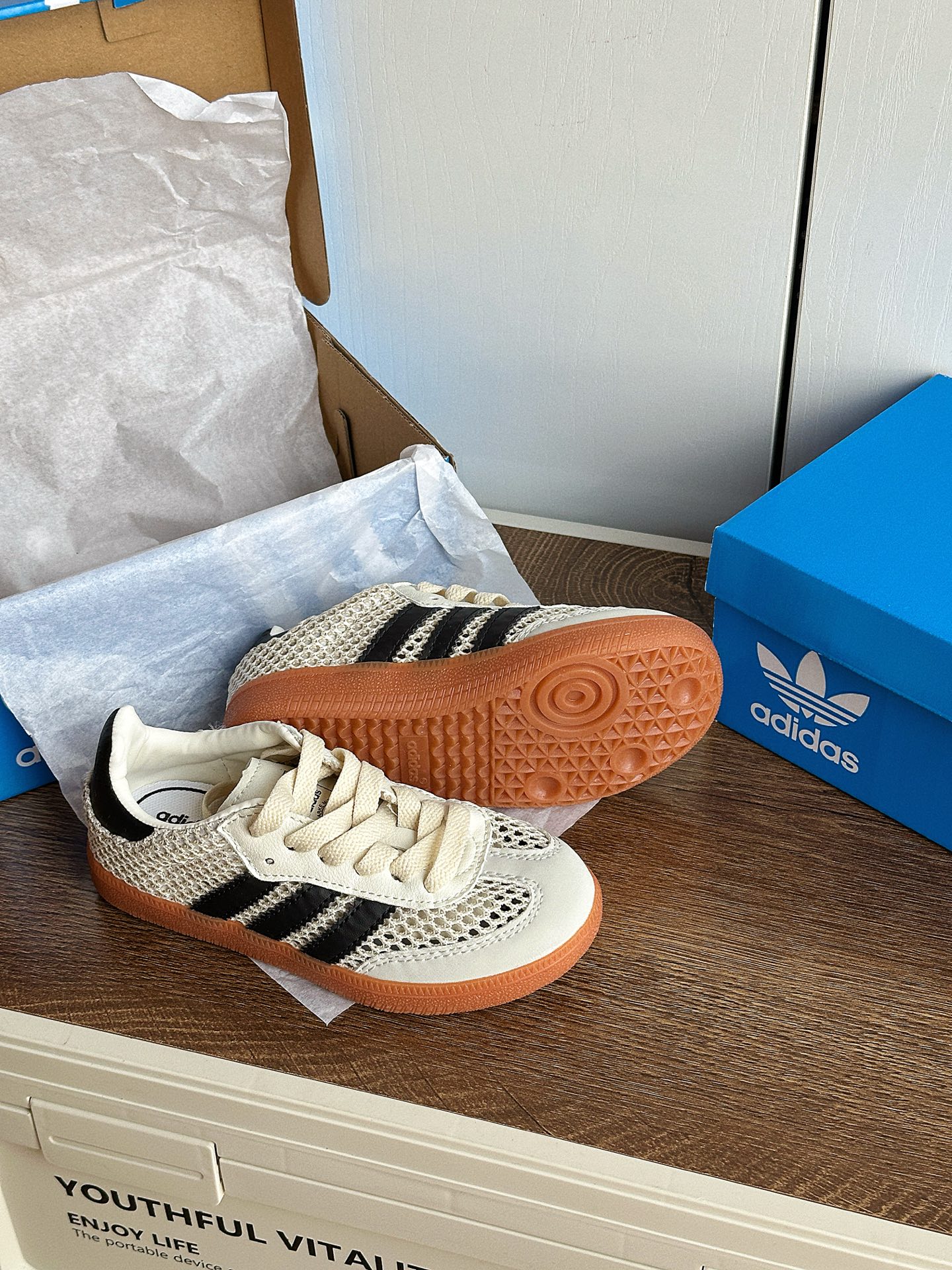NO:770211,The details are shot in real shots without filters, and the workmanship is visible. The original pictures are shown directly, and the colors and styles are truly restored. The real shots are shot without filters, and every part is clear. Adidas,19860909细节实拍无滤镜,做工看得见 原图直出,颜色版型真实还原 无滤镜实拍,每一处都清清楚楚,阿迪达斯,,Children's