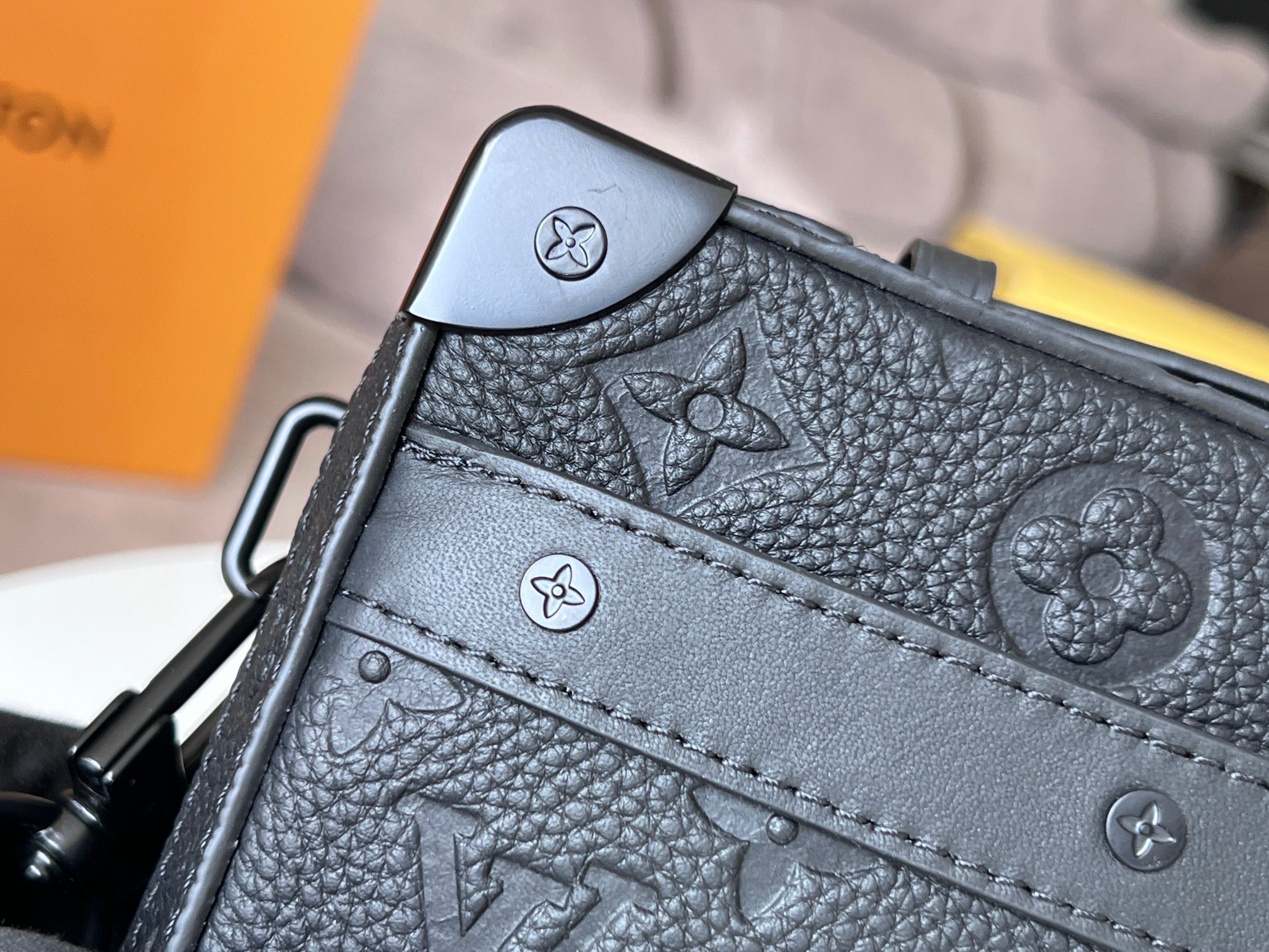 NO:204776,Original order [HANDLE SOFT TRUNK handbag] Model M59163 g color Handle Soft Trunk handbag, more details..., LV [top original order], louis vuitton19860909原单【HANDLE SOFT TRUNK 手袋】型号M59163 克色 Handle Soft Trunk 手袋,更多细节……,LV【顶级原单】,louis vuitton,Bag