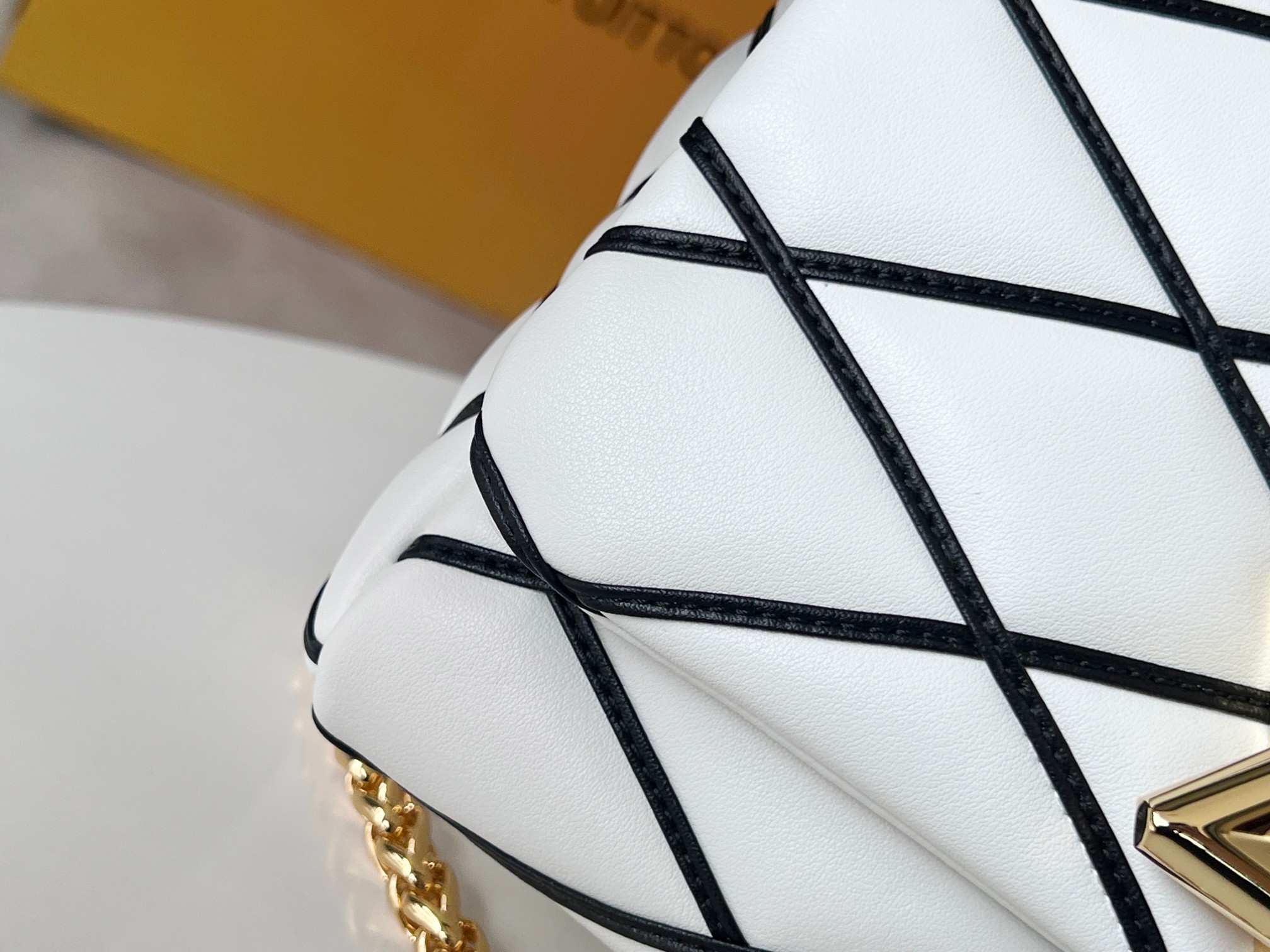 NO:201112,Original single calf leather model [GO-14 Teist medium handbag] MM M22890 white, more details..., LV [top original single], louis vuitton,cowhide19860909原单小牛皮型号【GO-14 Teist 中号手袋】MM M22890白色 ,更多细节……,LV【顶级原单】,louis vuitton,cowhide,Bag