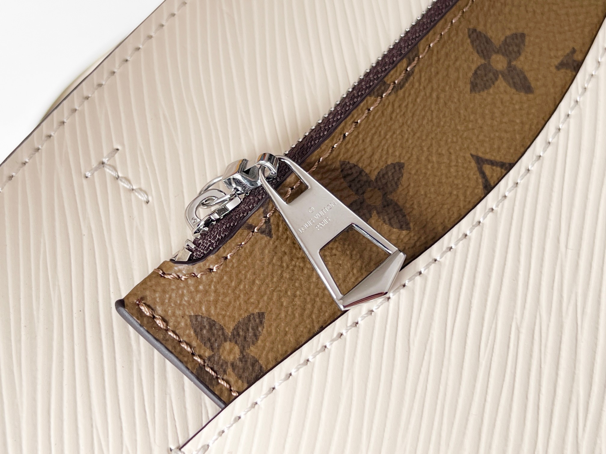 NO:201124,Original list [Marelle Tote BB Handbag] M59952 black (water ripple) more details...,LV [top original list],louis vuitton19860909原单【Marelle Tote BB 手袋】M59952黑色（水波纹）更多细节……,LV【顶级原单】,louis vuitton,Bag