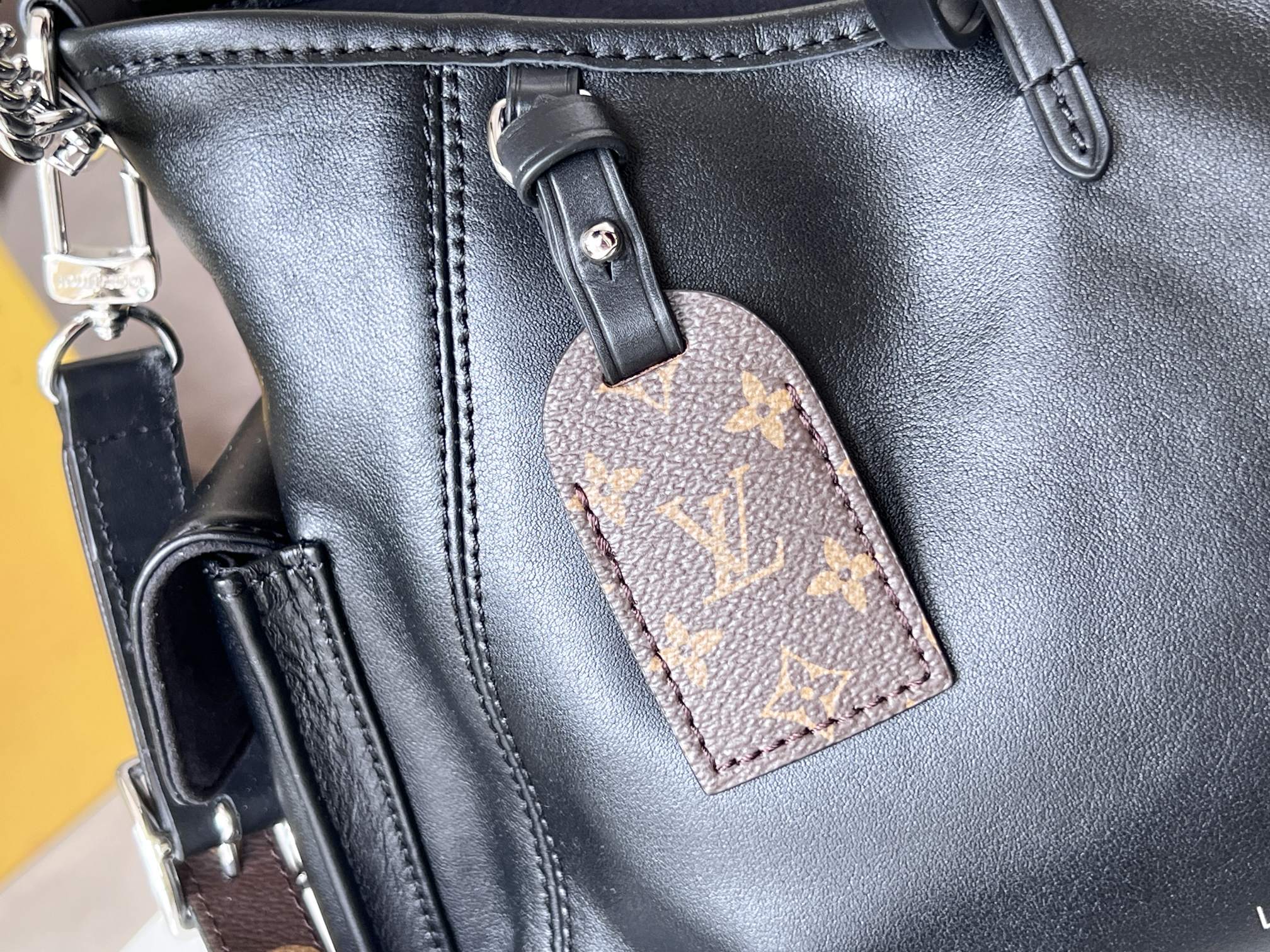 NO:201256,Top original single chip version model M24861 black model CarryAll Cargo small handbag, LV [top original single], louis vuitton19860909顶级原单芯片版型号M24861黑本款 CarryAll Cargo 小号手袋,LV【顶级原单】,louis vuitton,Bag