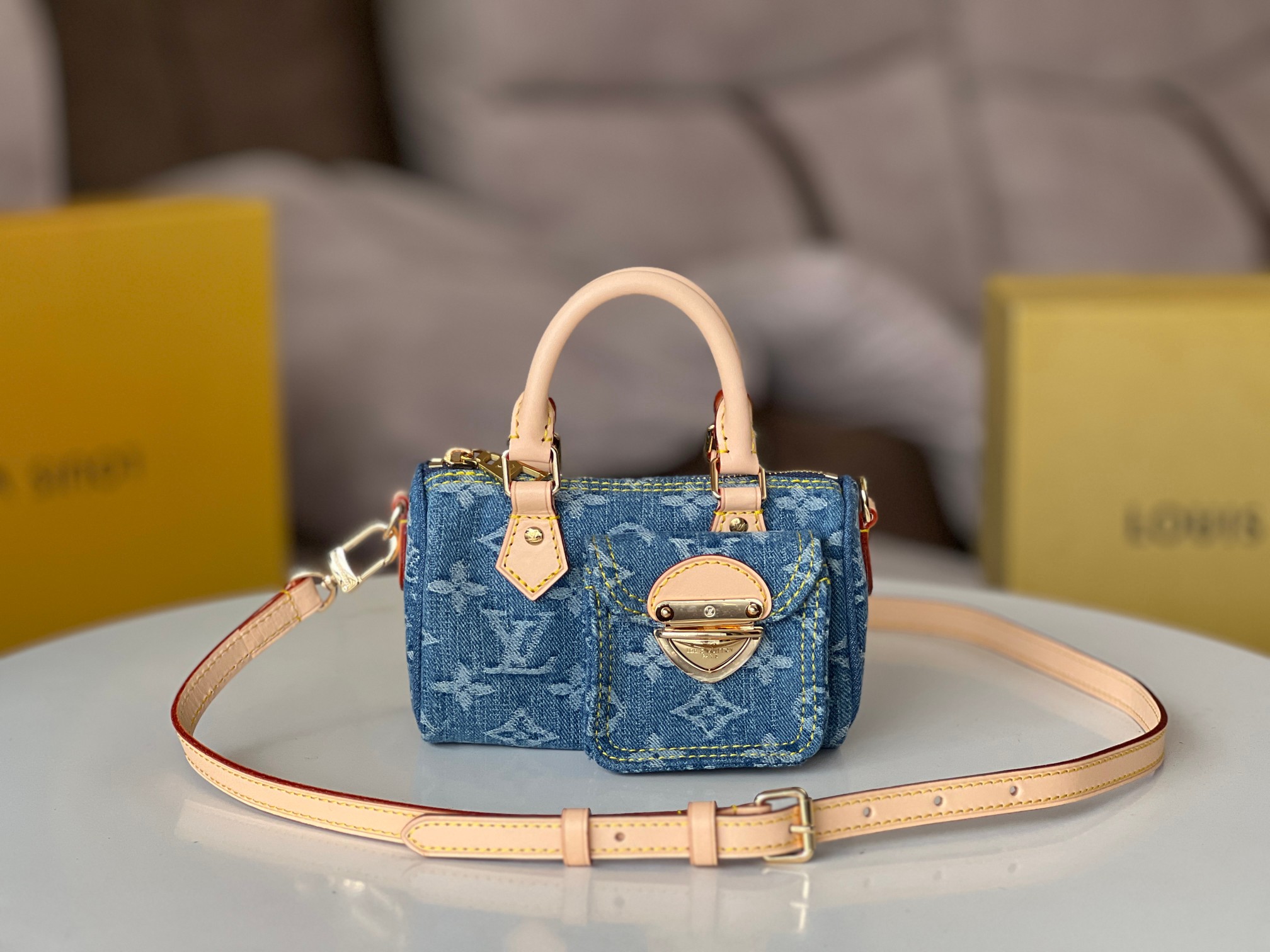 NO:200595,Top original single model M82950 blue denim jeans pillow bag speedy series Nano Speedy handbag This Nano speedy handbag is made of certified cotton Mongogram Denim Dhl sand washing canvas with leather handles and removable shoulder straps Compact configuration with buckle side pockets to accommodate Iphone wallets and lipstick. Size 16×7.5×10cm., LV [top original single], louis vuitton19860909顶级原单型号M82950蓝色丹宁牛仔 枕头包speedy系列 Nano Speedy 手袋 本款 Nano speedy 手袋选用由认证棉织就的 Mongogram Denim Dhl砂洗帆布 搭配皮革手柄和可拆卸肩带 紧凑构型拥有插扣侧袋 可容纳 Iphone 钱夹 和口红.尺寸16×7.5×10cm.,LV【顶级原单】,louis vuitton,Bag