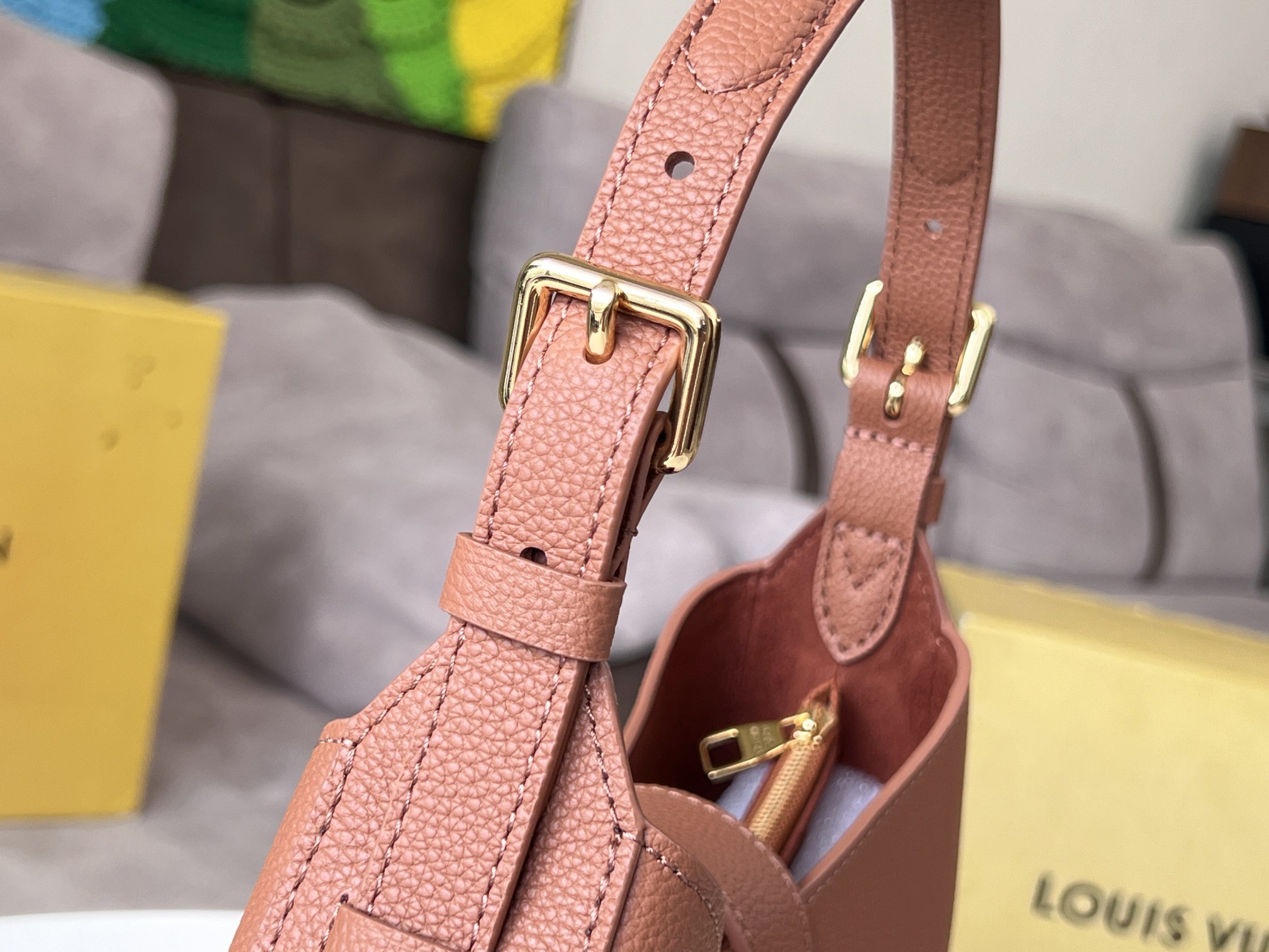 NO:201290,Original leather [all steel hardware] model M24885 brown Low Key Shoulder Bag More details...,LV [top original list],louis vuitton19860909原厂皮【全钢五金】型号M24885棕 Low Key Shoulder Bag 手袋更多细节……,LV【顶级原单】,louis vuitton,Bag