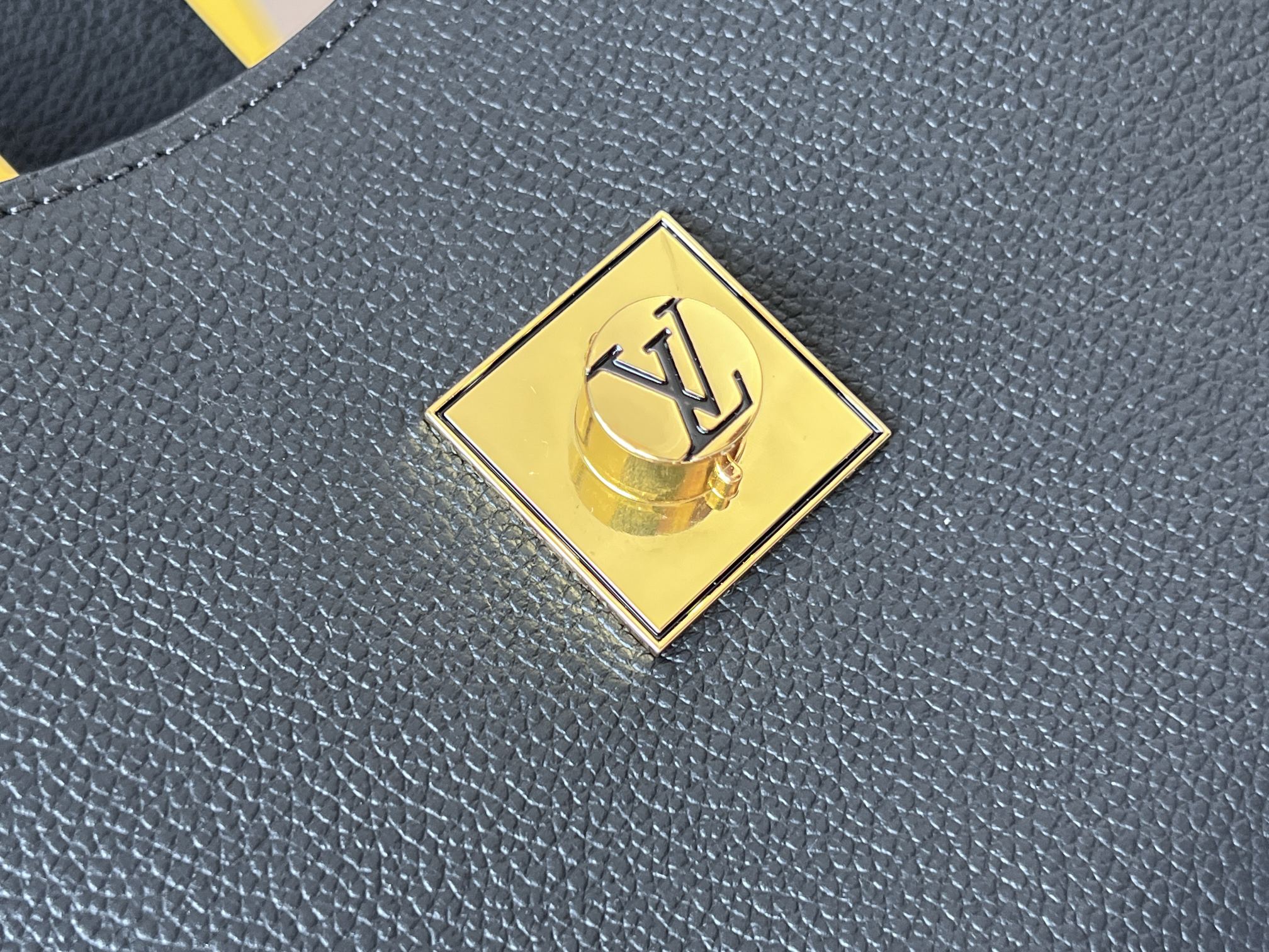 NO:201297,Original leather [all steel hardware] model M24611 black, Low Key Shoulder Bag, more details..., LV [top original list], louis vuitton19860909原厂皮【全钢五金】型号M24611黑, Low Key Shoulder Bag 手袋,更多细节……,LV【顶级原单】,louis vuitton,Bag