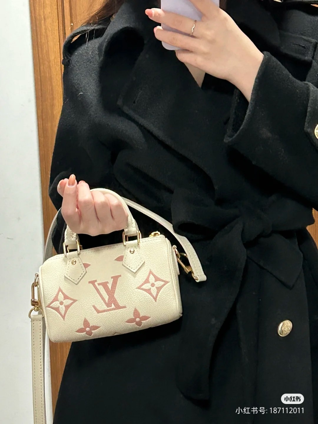 NO:210079,The first version of the original hardware is developed, M81913 white Nano Speedy handbag made of classic Monogram canvas. Size 16.0 x 11.0 x 9.0 cm, LV [top original], louis vuitton19860909对版开发原单五金顶级原,M81913白色 以经典的Monogram帆布制成的Nano Speedy手袋.尺寸 16.0 x 11.0 x 9.0 cm,LV【顶级原单】,louis vuitton,Bag