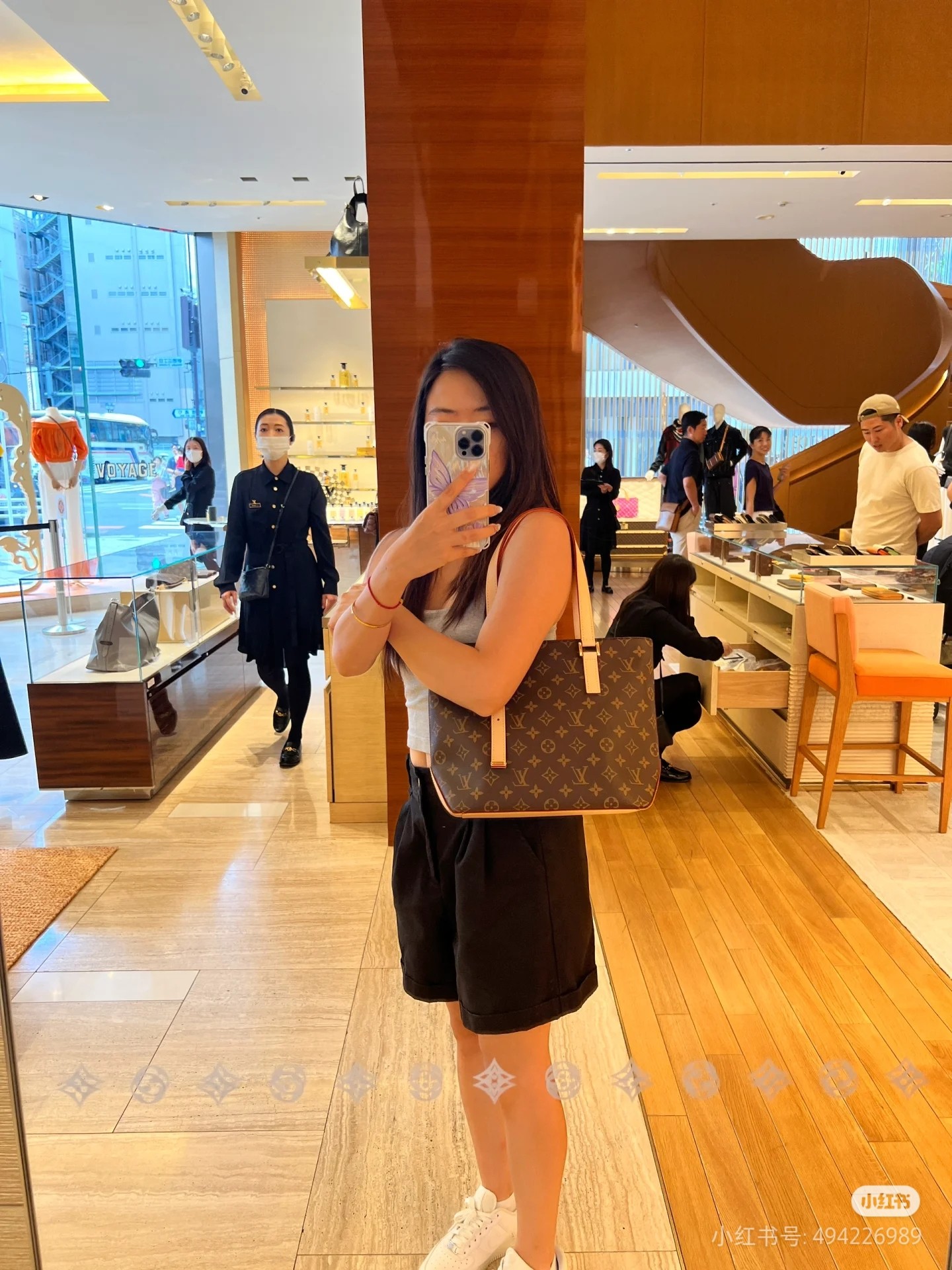 NO:602597,Top original single transcoding chip 4 all-steel hardware [PIANO handbag] model M12095 presbyopic shopping bag, Piano handbag this time uses a neat configuration and side triangle leather to highlight the classic style of the Monogram pattern, and then uses the asymmetric handle to release the modern style of the autumn and winter series, making it easy to carry with you daily needs. Size 25 x 27 x 11.5 cm, LV [top original], louis vuitton19860909顶级原单变码芯片4全钢五金【PIANO 手袋】型号M12095老花购物袋,Piano 手袋本次以利落构型和侧面三角皮革烘托 Monogram 图案的经典格调,再借不对称手柄释放 秋冬系列的摩登风范,令日常所需轻松随行.尺寸25 x 27 x 11.5 厘米,LV【顶级原单】,louis vuitton,Bag