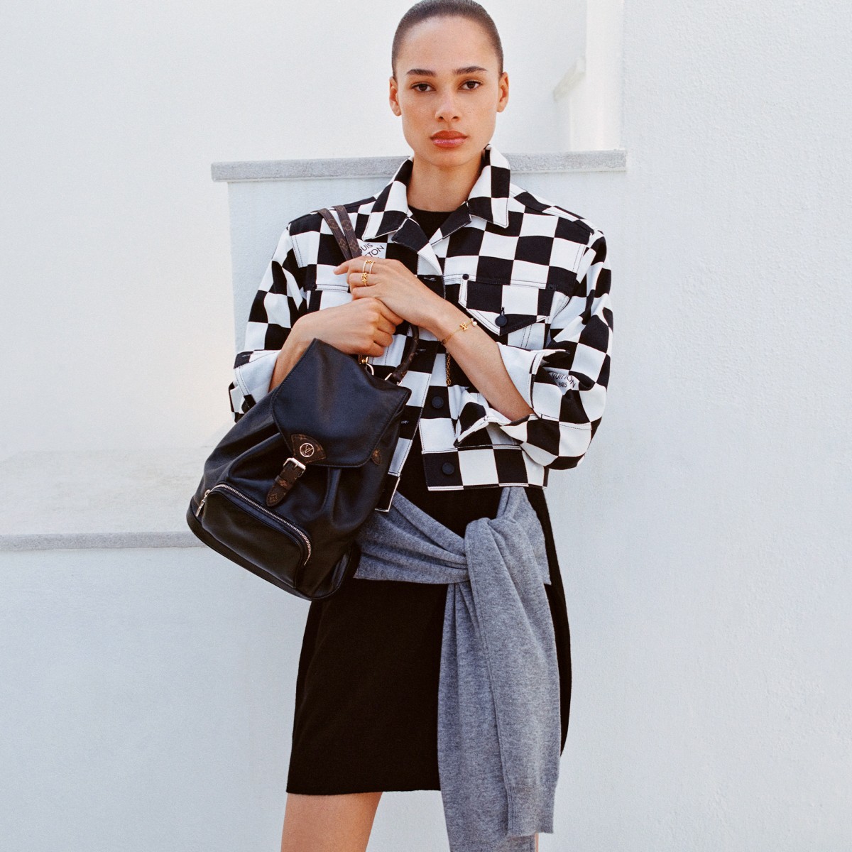 NO:201281,Model M12587 black full leather backpack upper body picture, LV [top original list], louis vuitton19860909型号M12587黑色全皮双肩包上身图,LV【顶级原单】,louis vuitton,Bag