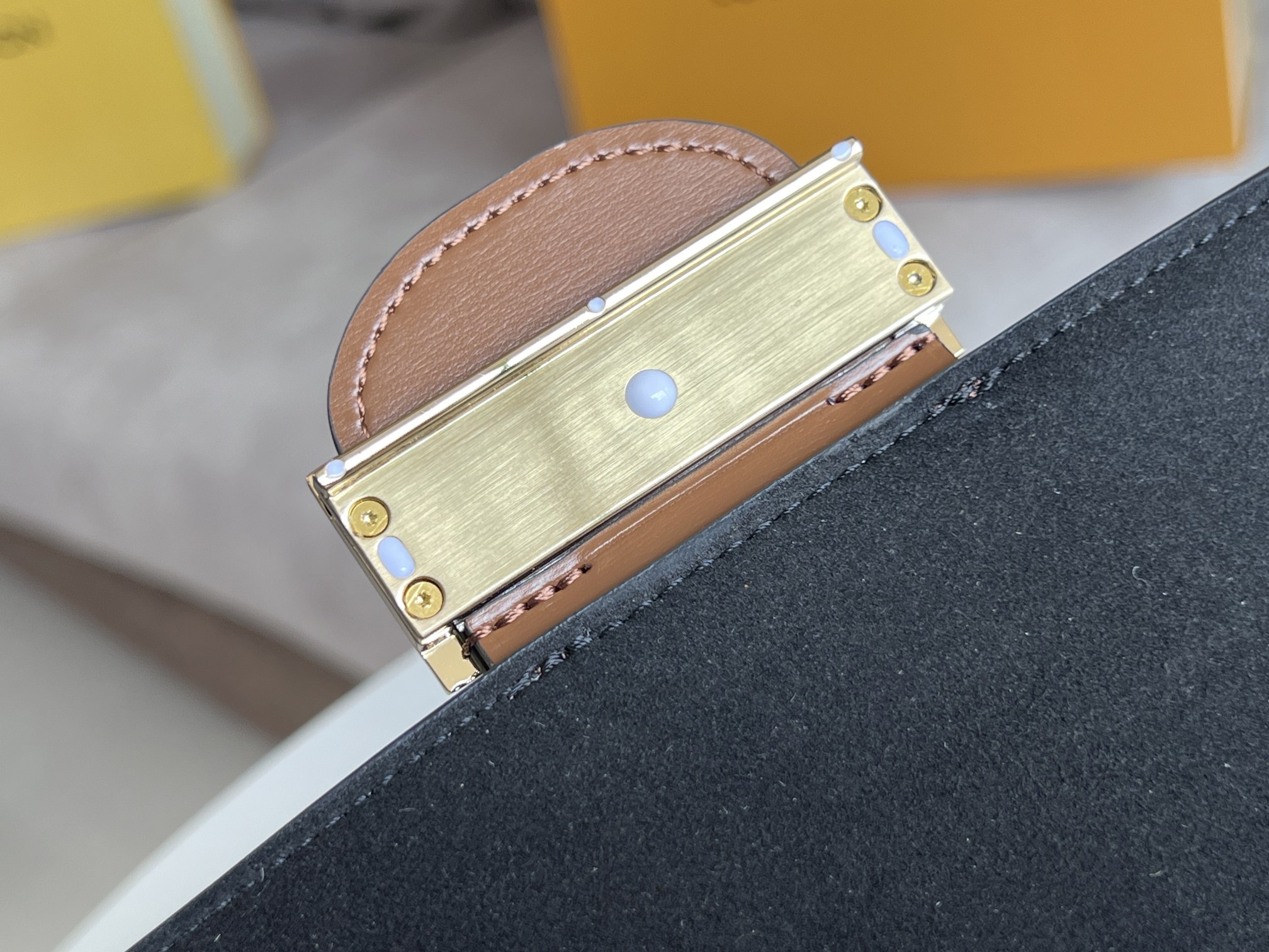 NO:206275,Original single-quality variable-code chip all-steel hardware, head leather, model M46757 new version of Daphne Dauhine East West handbag, more details..., LV [top original list], louis vuitton19860909原单品质变码芯片全钢五金 头层皮,型号M46757 新版达芙妮 Dauhine East West 手袋,更多细节……,LV【顶级原单】,louis vuitton,Bag