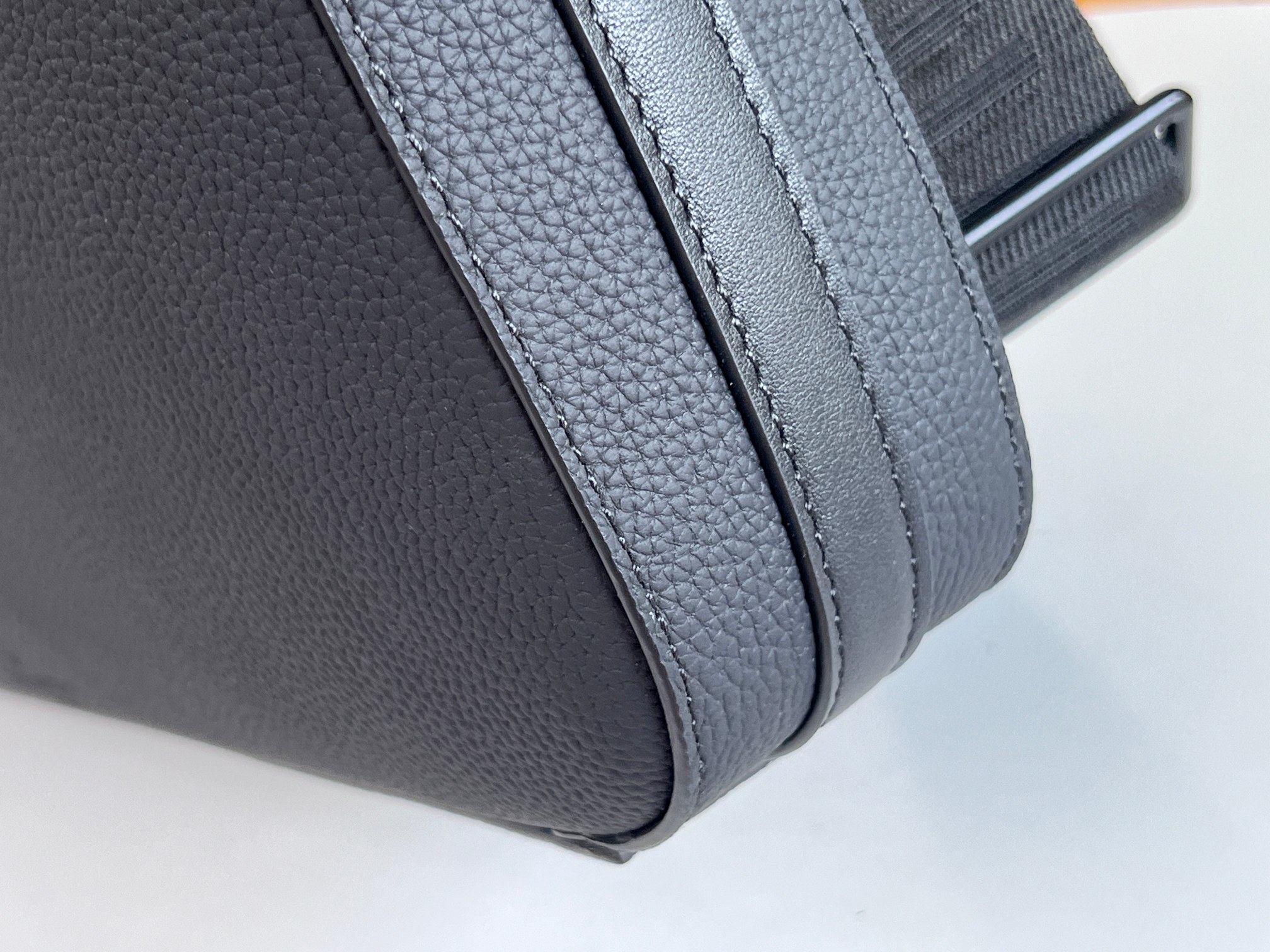 NO:212823,Model 23778 original calfskin ilot cowhide briefcase, more details..., LV [top original list], louis vuitton, cowhide19860909型号23778原厂小牛皮 ilot 牛皮革公文包,更多细节……,LV【顶级原单】,louis vuitton,cowhide,Bag