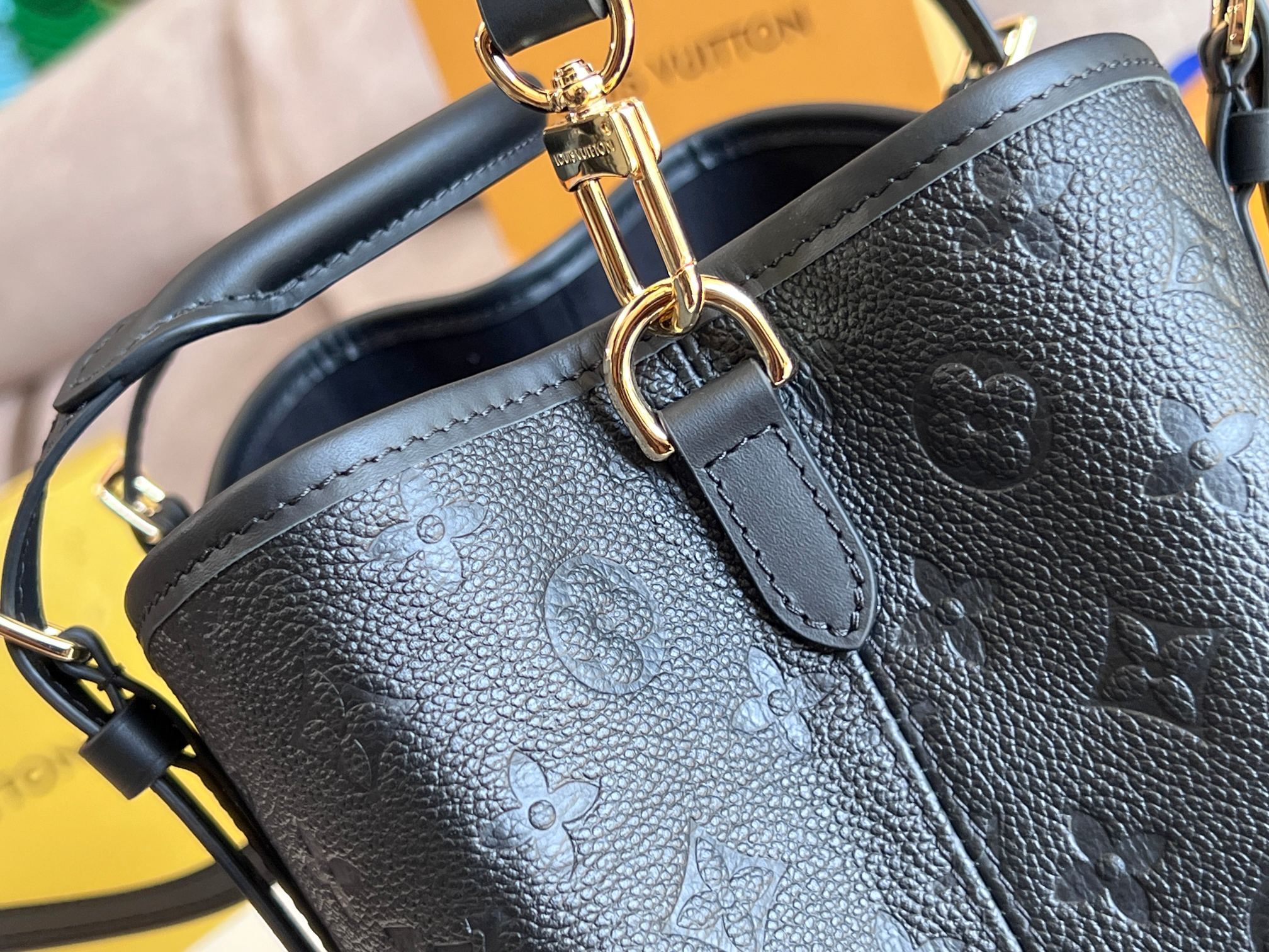 NO:212762,Variable code chip all-steel hardware head layer cowhide model M11393 black this model Babylone Tote handbag more details..., LV [top original list], louis vuitton, cowhide19860909变码芯片全钢五金头层牛皮型号M11393黑本款 Babylone Tote 手袋更多细节……,LV【顶级原单】,louis vuitton,cowhide,Bag